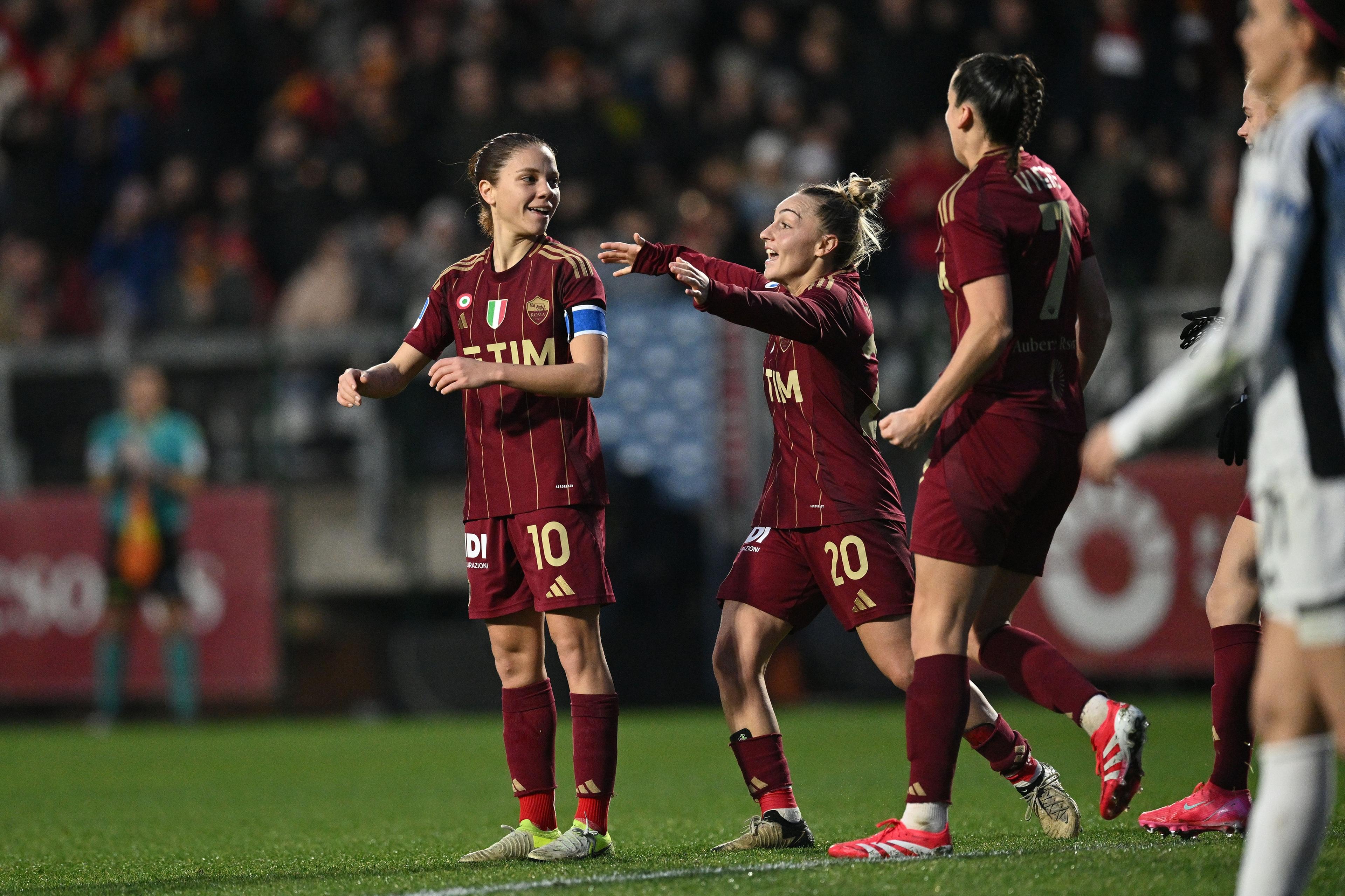 Manuela Giugliano (Roma Women)Giada Greggi (Roma Women)Evelyne Viens (Roma Women) ; January 19; 2025 - Football : Italian championship 2024 2025 Femminile ; 15°Day; match between Roma Women 3-1 Juventus Women at Tre Fontane Stadium ; Roma, Italy; ;( photo by aicfoto)(ITALY) [0855]