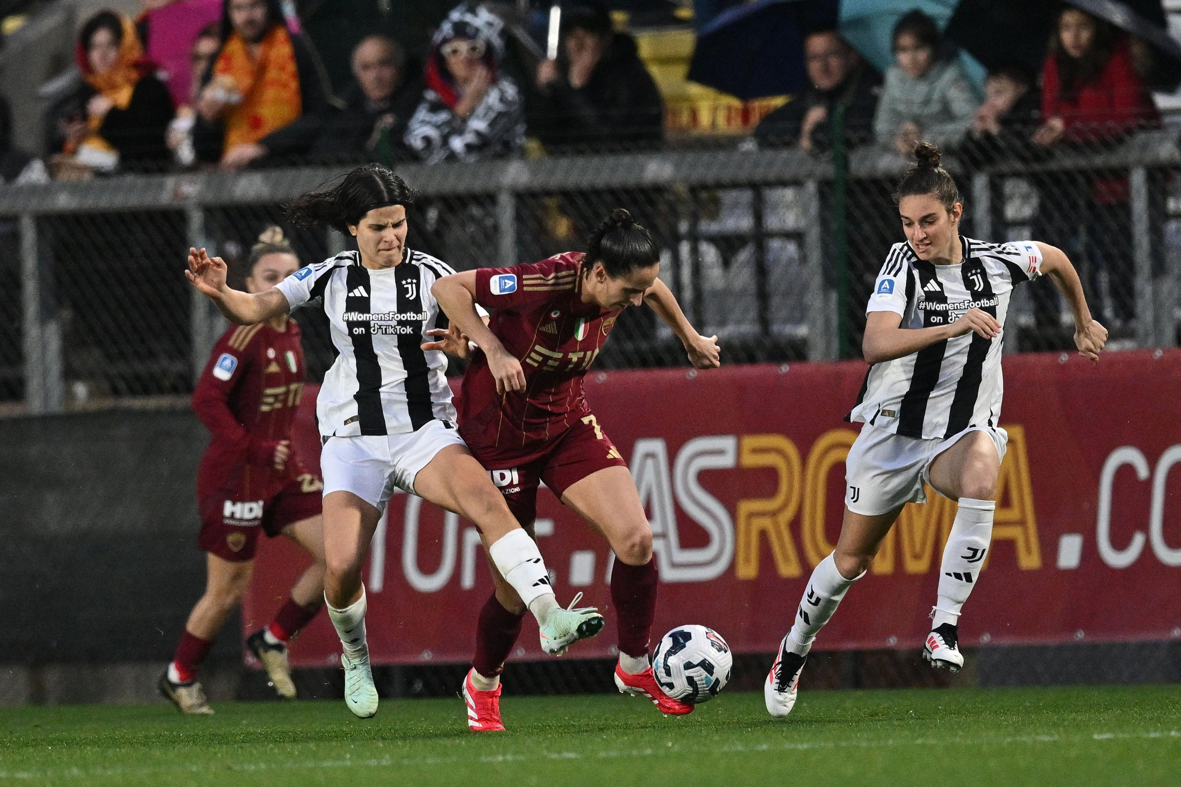 Eva Schatzer (Juventus Women)Evelyne Viens (Roma Women)Martina Lenzini (Juventus Women)              ; \\rJanuary 19; 2025 - Football : Italian championship 2024 2025  Femminile   ; 15\\u00B0Day; match between Roma Women 3-1 Juventus Women at  Tre Fontane Stadium   ; Roma, Italy;         ;( photo by aicfoto)(ITALY) [0855]\\r