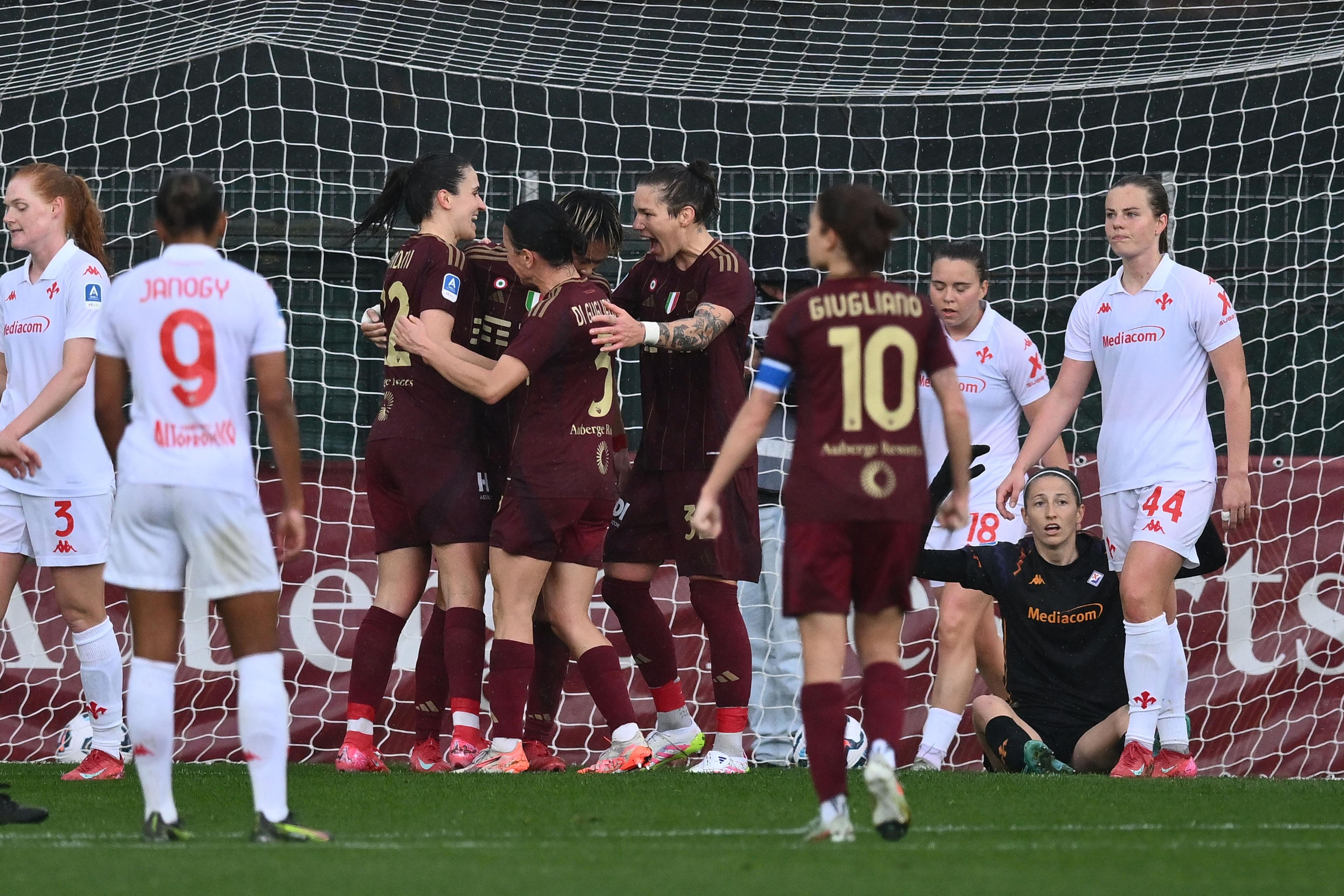 La Roma centra la settima vittoria interna di fila con la Fiorentina. Kramzar e Clelland stendono Napoli e Sampdoria