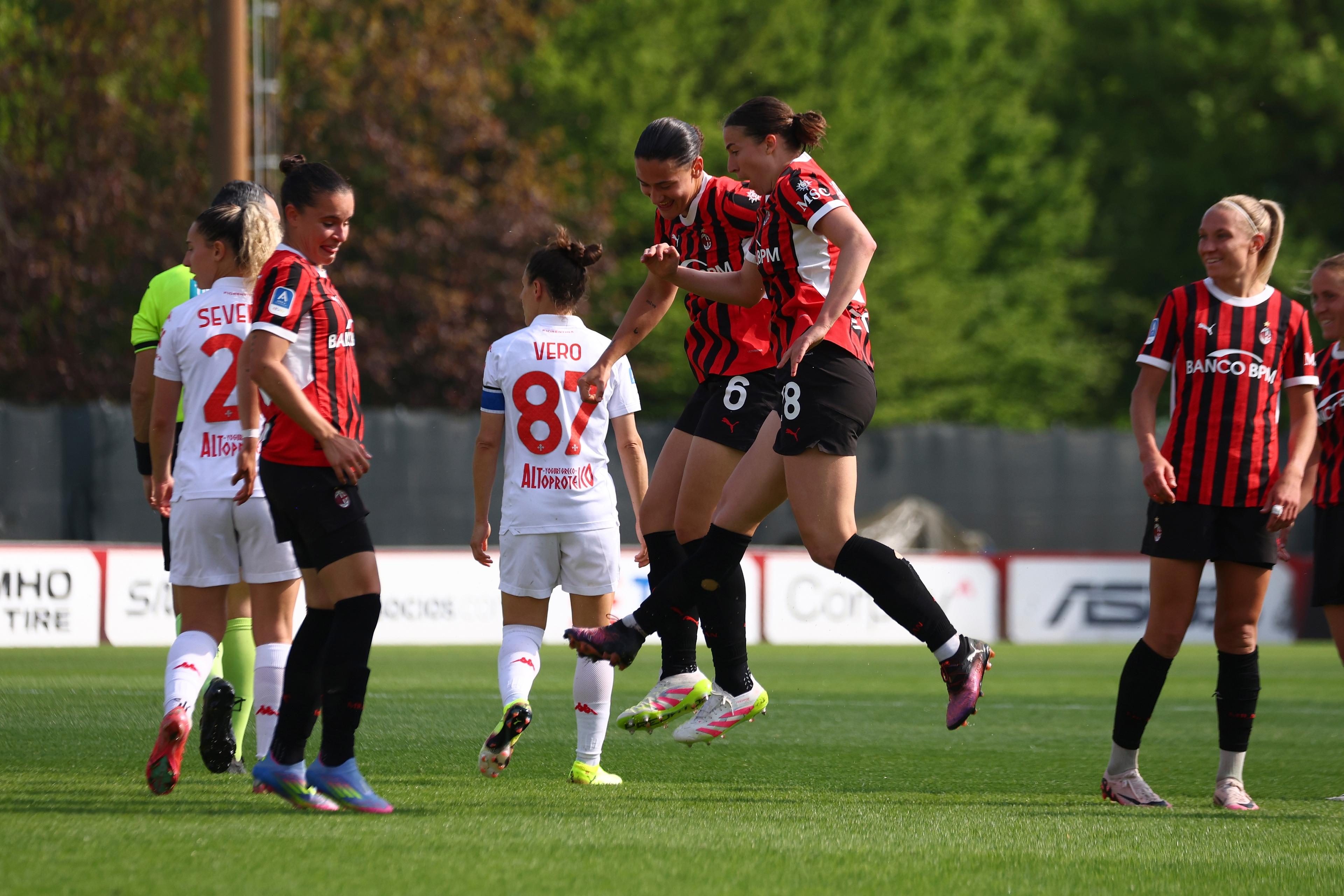Milan scatenato, 5-3 alla Fiorentina con super Ijeh. Sampdoria-Lazio 0-3 nel segno di Simonetti