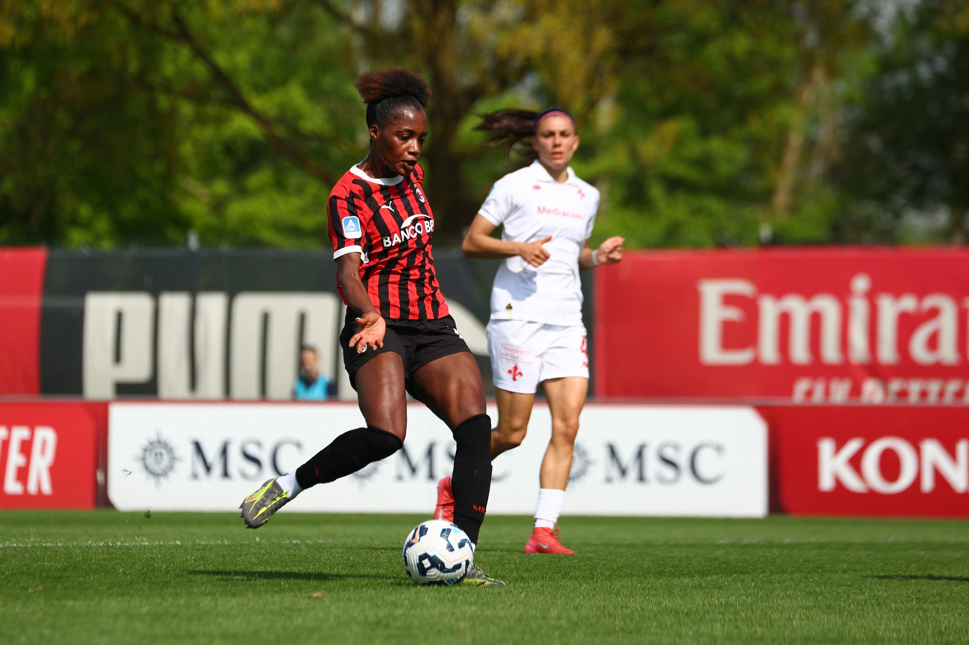 MILAN, ITALY - APRIL 12: Evelyn Ijeh of AC Milan Women scores her team's second goal during the Women Serie A Playoff Group A match between AC Milan and Fiorentina at Vismara PUMA House of Football on April 12, 2025 in Milan, Italy. (Photo by Giuseppe Cottini/AC Milan via Getty Images)
