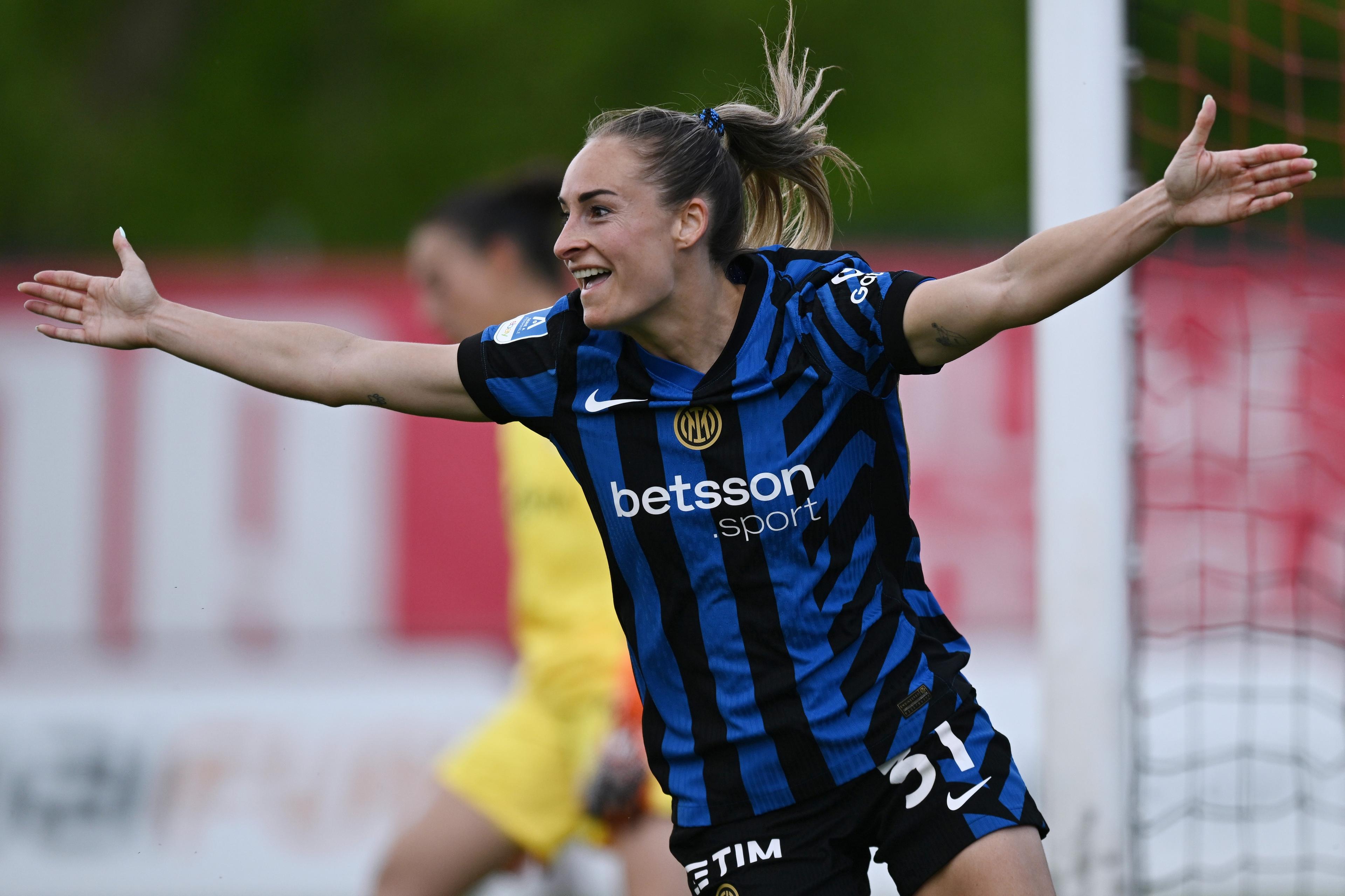 MILAN, ITALY - APRIL 25: Tessa Wullaert of FC Internazionale celebrates her goal during the Woman Serie A Play off Group A match between AC Milan and FC Internazionale at Vismara PUMA House of Football on April 25, 2025 in Milan, Italy. (Photo by Image Photo Agency/Getty Images)