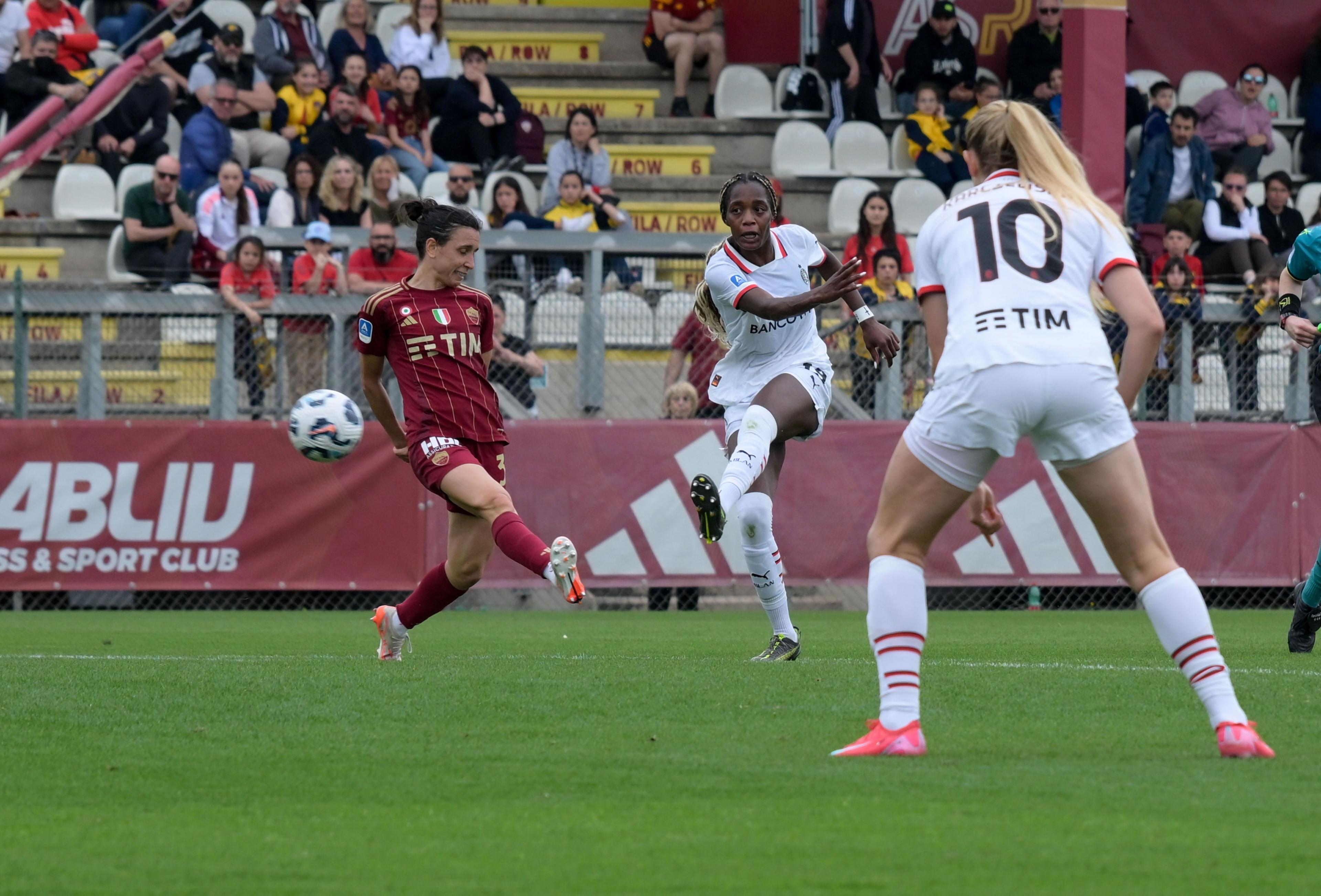 ROME, ITALY - MAY 04: Evelyn Ijeh of AC Milan scoring goal 3- during the Women Serie A Playoff Group A match between AS Roma and AC Milan at Stadio Tre Fontane on May 04, 2025 in Rome, Italy. (Photo by AC Milan/AC Milan via Getty Images)