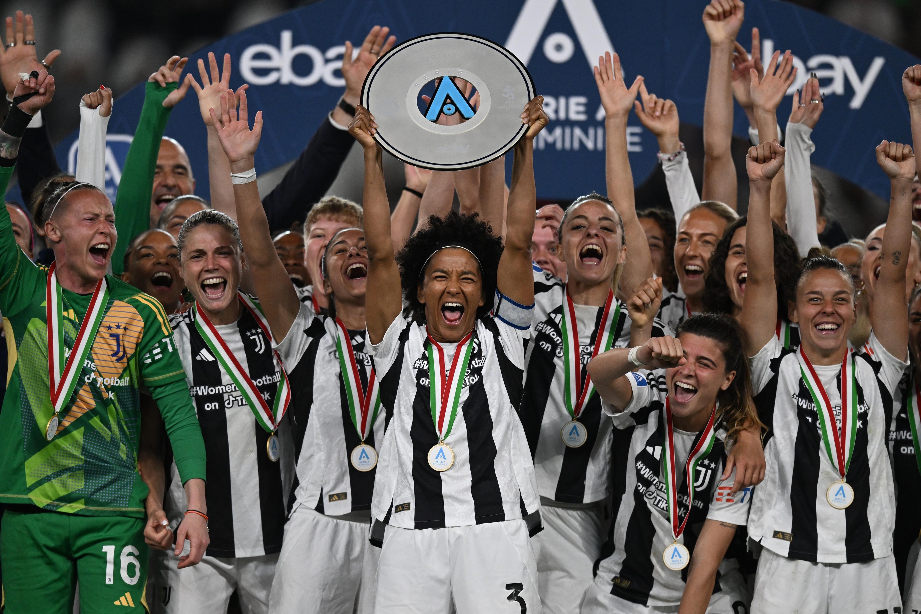 In 15mila all'Allianz Stadium a festeggiare Sara Gama e la Juventus campione d'Italia. Gioia bianconera, ma vince l'Inter: decide Bugeja
