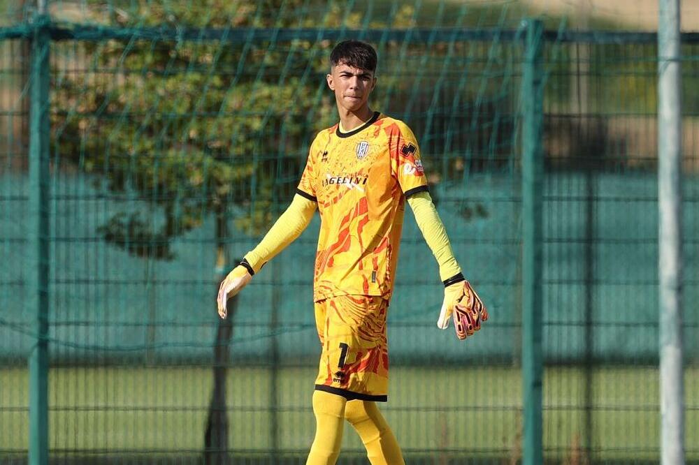 Niccolò Fontana, il numero 1 del Cesena nel segno del padre: \"Ho iniziato in porta perché non mi piaceva correre\"