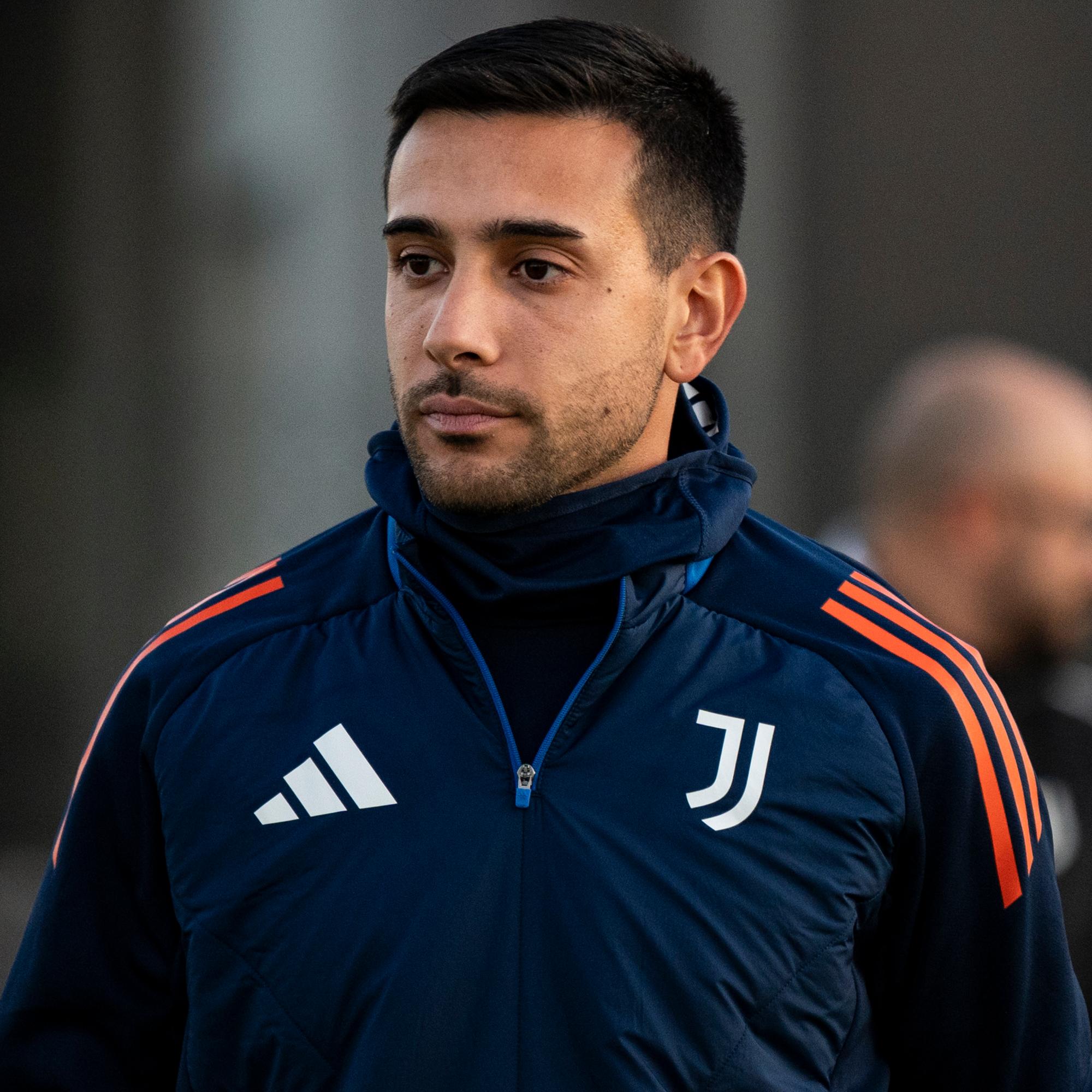 VINOVO, ITALY - OCTOBER 10: allenamento - Team Photo & Training Session - at Juventus Center Vinovo on October 10, 2024 in Vinovo, Italy. (Photo by Diego Puletto/Juventus/Getty Images)