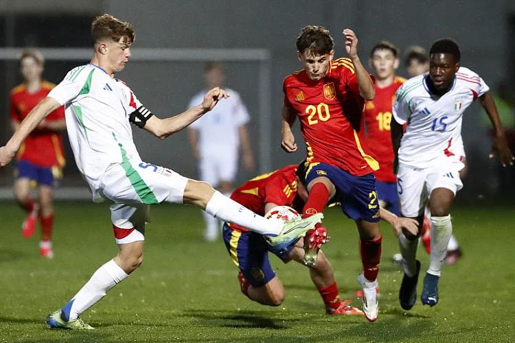 Gol e spettacolo a Las Rozas: tra Italia e Spagna finisce 4-4. Battisti: \"Un pareggio che lascia l'amaro in bocca\"