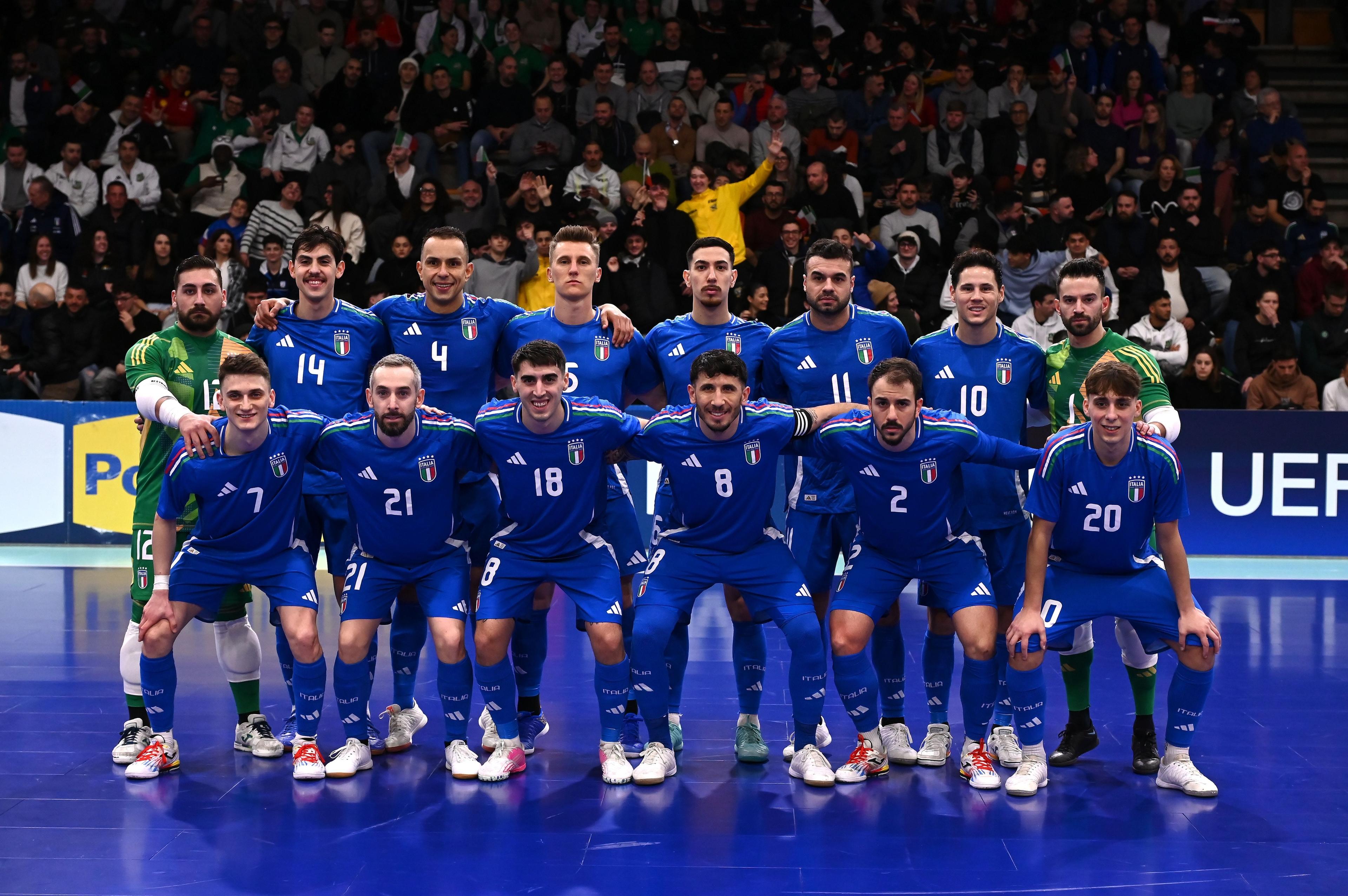 REGGIO NELL'EMILIA, ITALY - MARCH 06:Italian players line up during the UEFA Futsal EURO 2026 Qualifying Round match between Italy and Malta on March 06, 2025 in Reggio nell'Emilia, Italy. (Photo by FIGC/FIGC via Getty Images)