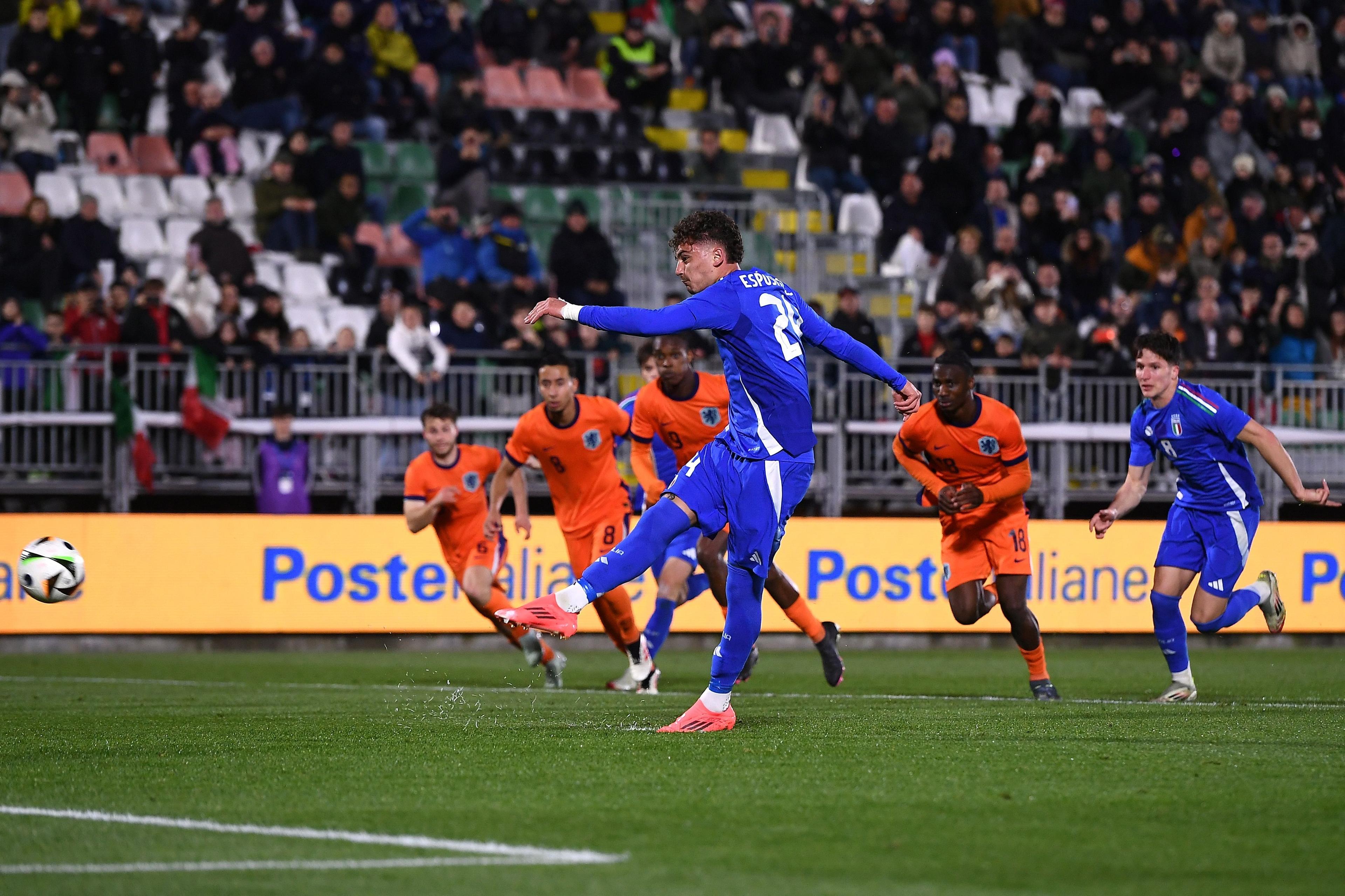 VENICE, ITALY - MARCH 21: Sebastiano Esposito of Italy U21 scores the 1-1 goal during the U21 international friendly match between U21 Italy and U21 Netherlands at Stadio Pier Luigi Penzo on March 21, 2025 in Venice, Italy. (Photo by Alessandro Sabattini - FIGC/FIGC via Getty Images)