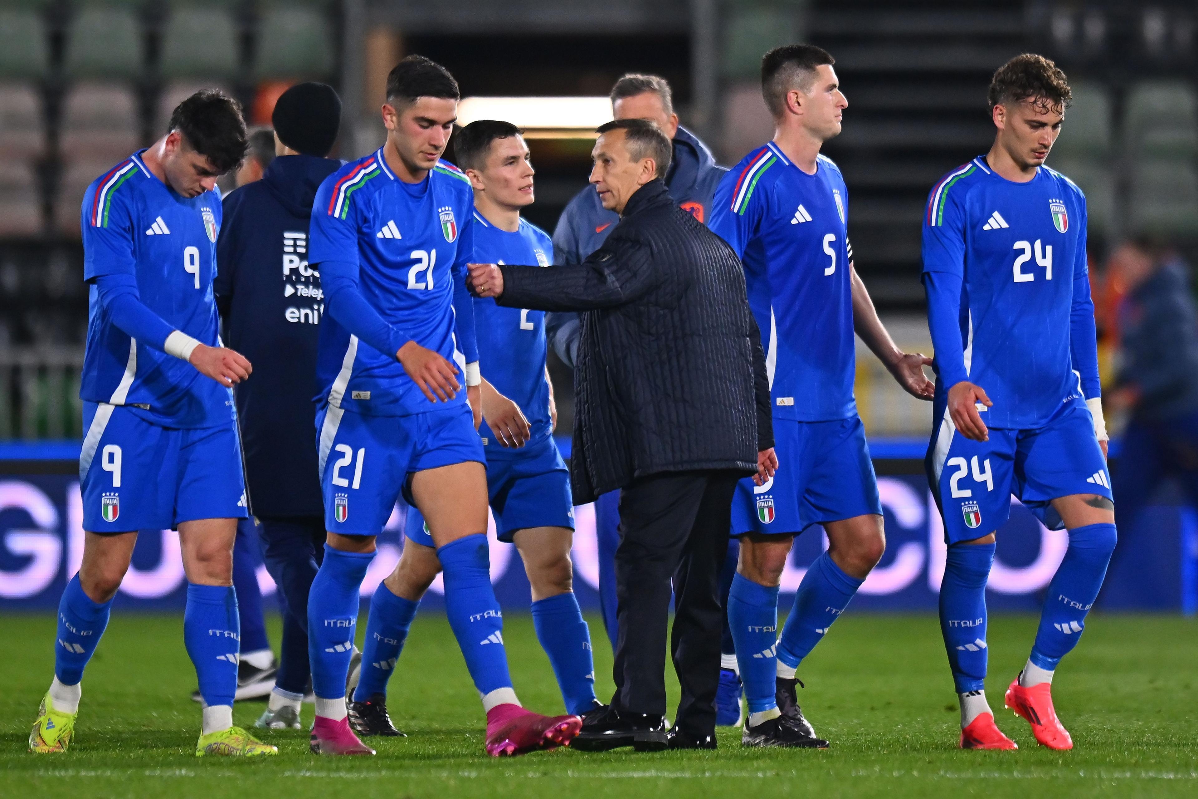 VENICE, ITALY - MARCH 21: Italian players  shows their dejection\\n during the U21 international friendly match between U21 Italy and U21 Netherlands at Stadio Pier Luigi Penzo on March 21, 2025 in Venice, Italy. (Photo by Alessandro Sabattini - FIGC/FIGC via Getty Images)