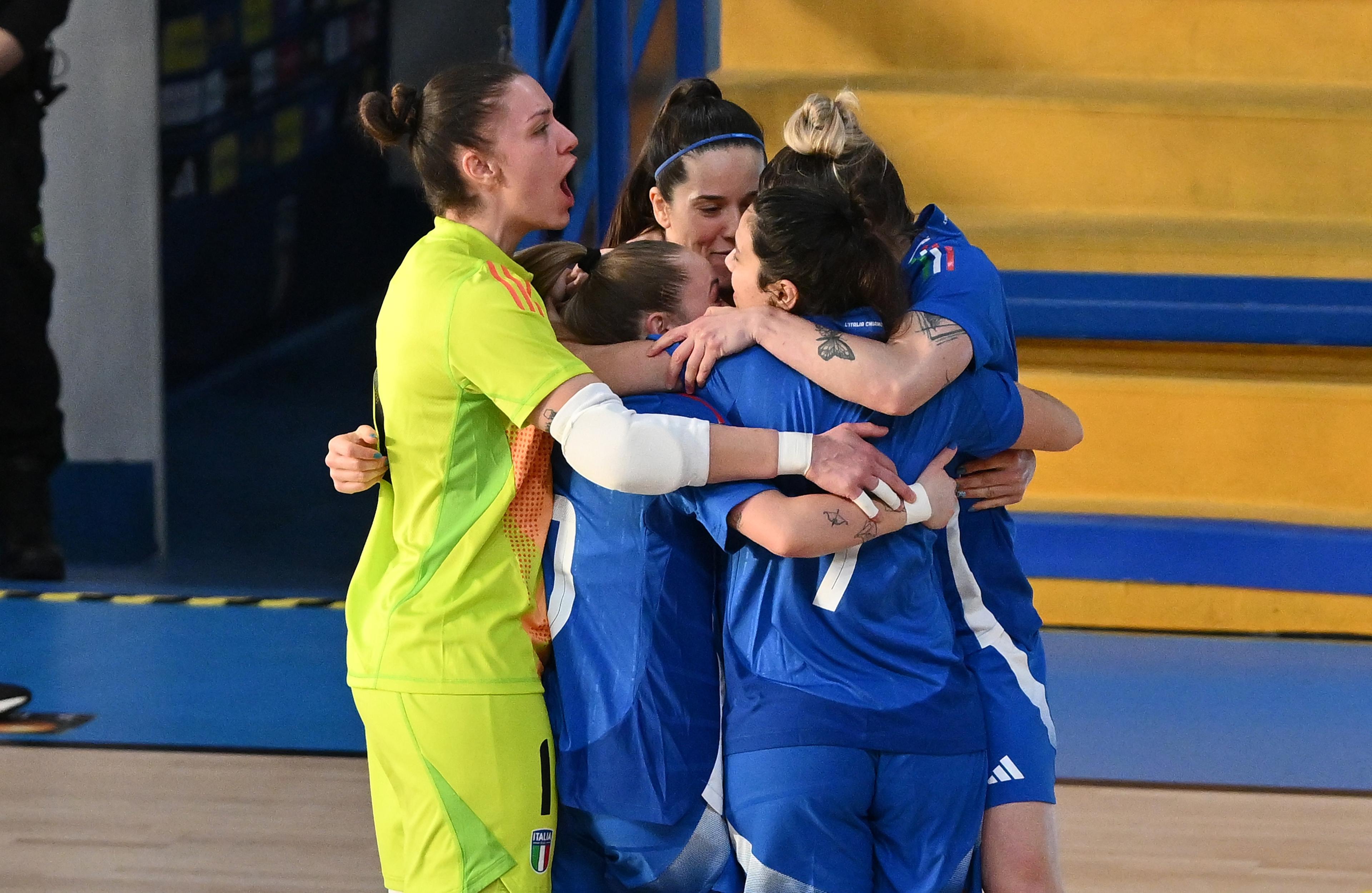 MONTESILVANO, ITALY - MARCH 19: Rafaela Dal Maz of Italy celebrates with his teammates after scoring goal 4-1during FIFA Futsal Women's World Cup Qualifying Round match between Italy and Hungary at Palasport Corrado Roma on March 19, 2025 in Montesilvano, Italy. (Photo by Giuseppe Bellini - FIGC/FIGC via Getty Images)
