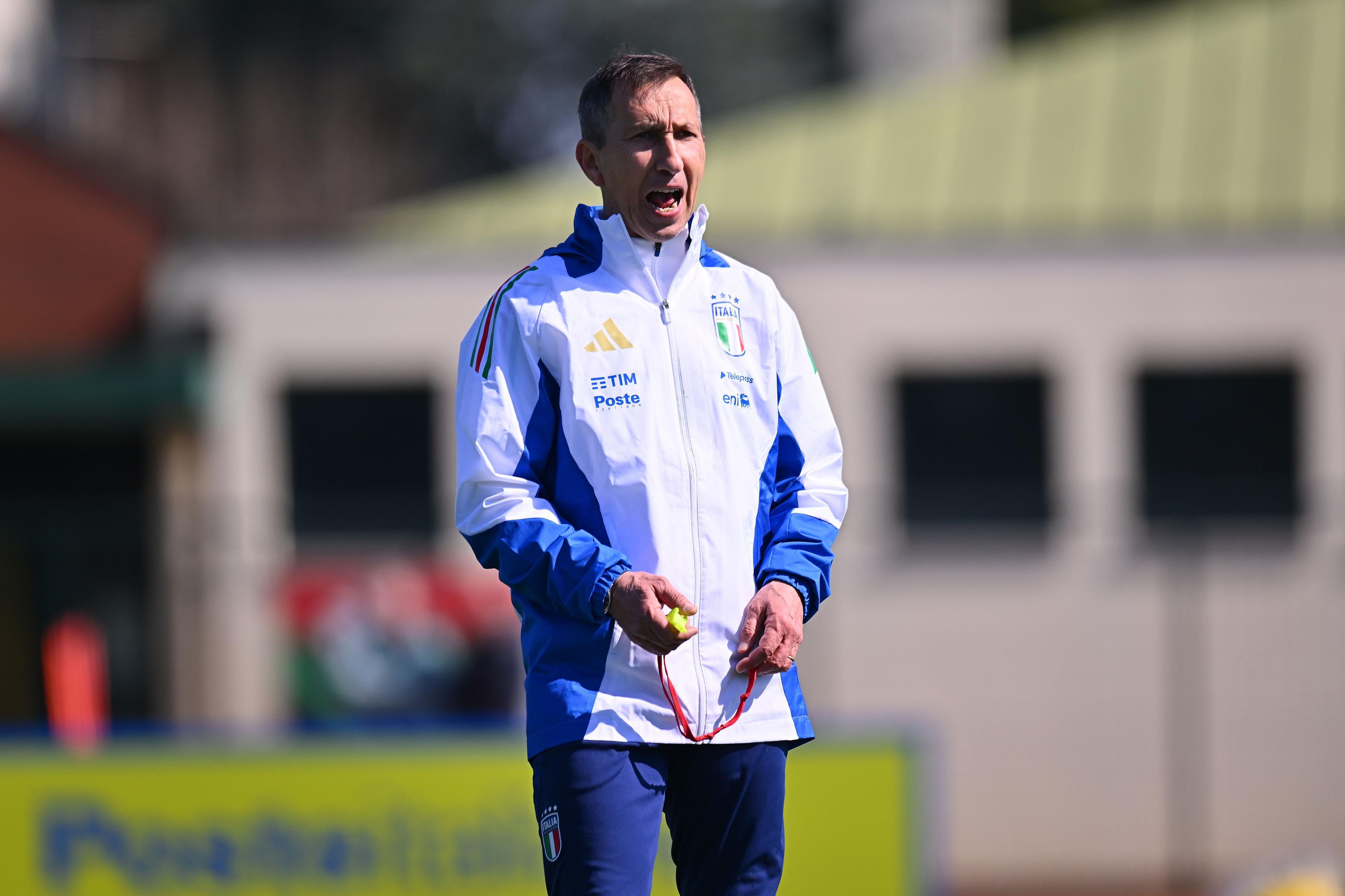 PADOVA, ITALY - MARCH 19:Carmine Nunziata head coach of Italy U21 during the Italy U21 Training Session at Stadio Comunale di Abano Terme on March 19, 2025 in Padova, Italy. (Photo by FIGC/FIGC via Getty Images)