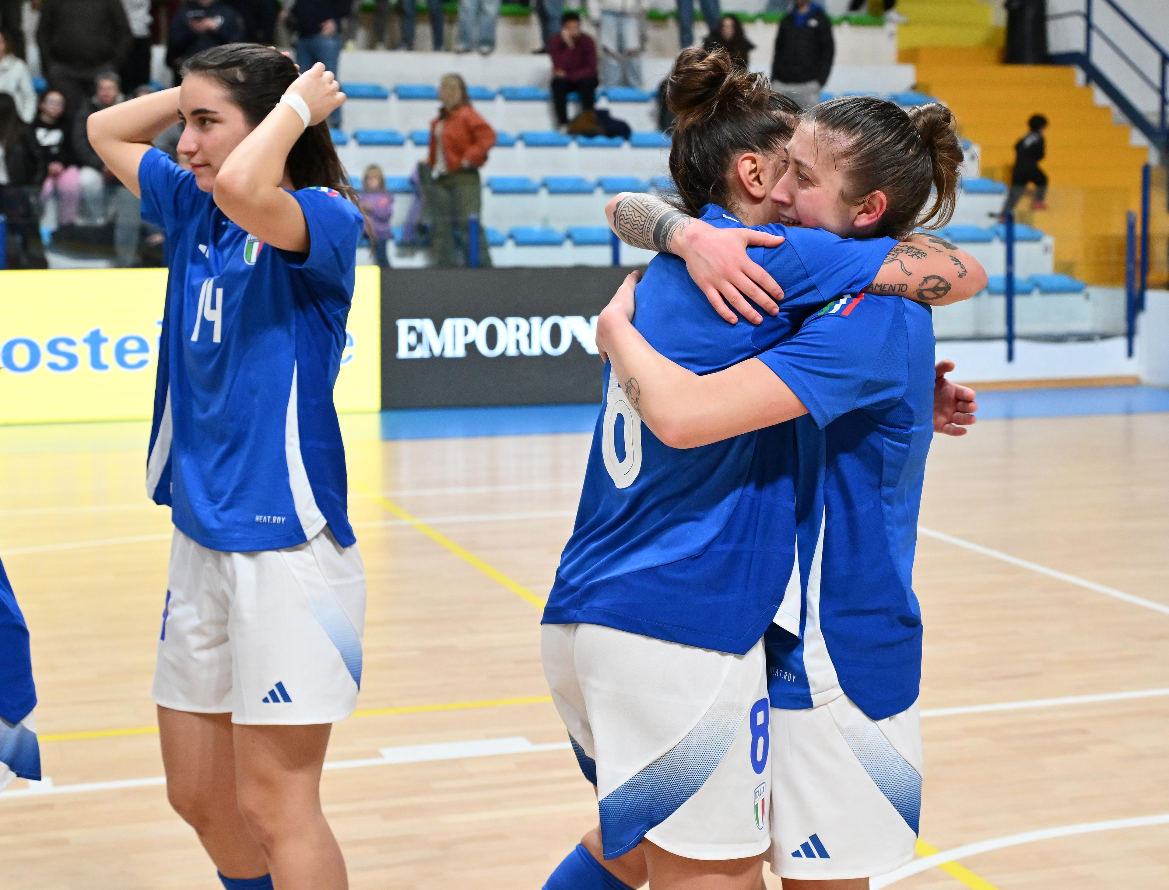 MONTESILVANO, ITALY - MARCH 20: Players of Italy celebrate the victory with which the Italian team qualifies for the 2025 World Cup which will be held in the Philippines from November 21 to December 7, 2025 after FIFA Futsal Women's World Cup Qualifying Round match between Italy and Sweden at Palasport Corrado Roma on March 20, 2025 in Montesilvano, Italy. (Photo by Giuseppe Bellini - FIGC/FIGC via Getty Images)