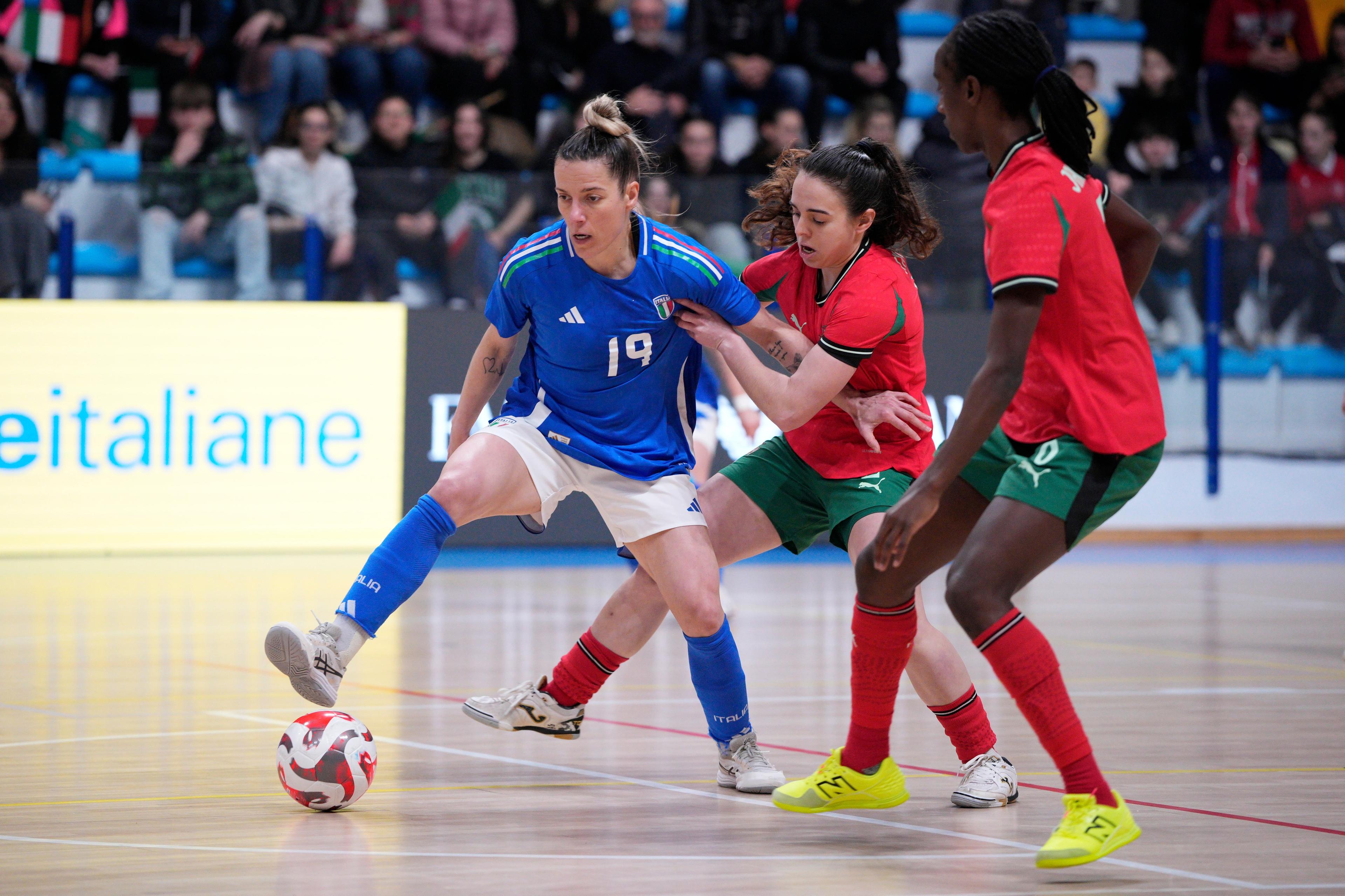 MONTESILVANO, ITALY - MARCH 22: Rafaela Dal Maz of Italy in action during FIFA Futsal Women's World Cup Qualifying Round match between Italy and Portugal at Palasport Corrado Roma on March 22, 2025 in Montesilvano, Italy. (Photo by Danilo Di Giovanni - FIGC/FIGC via Getty Images)