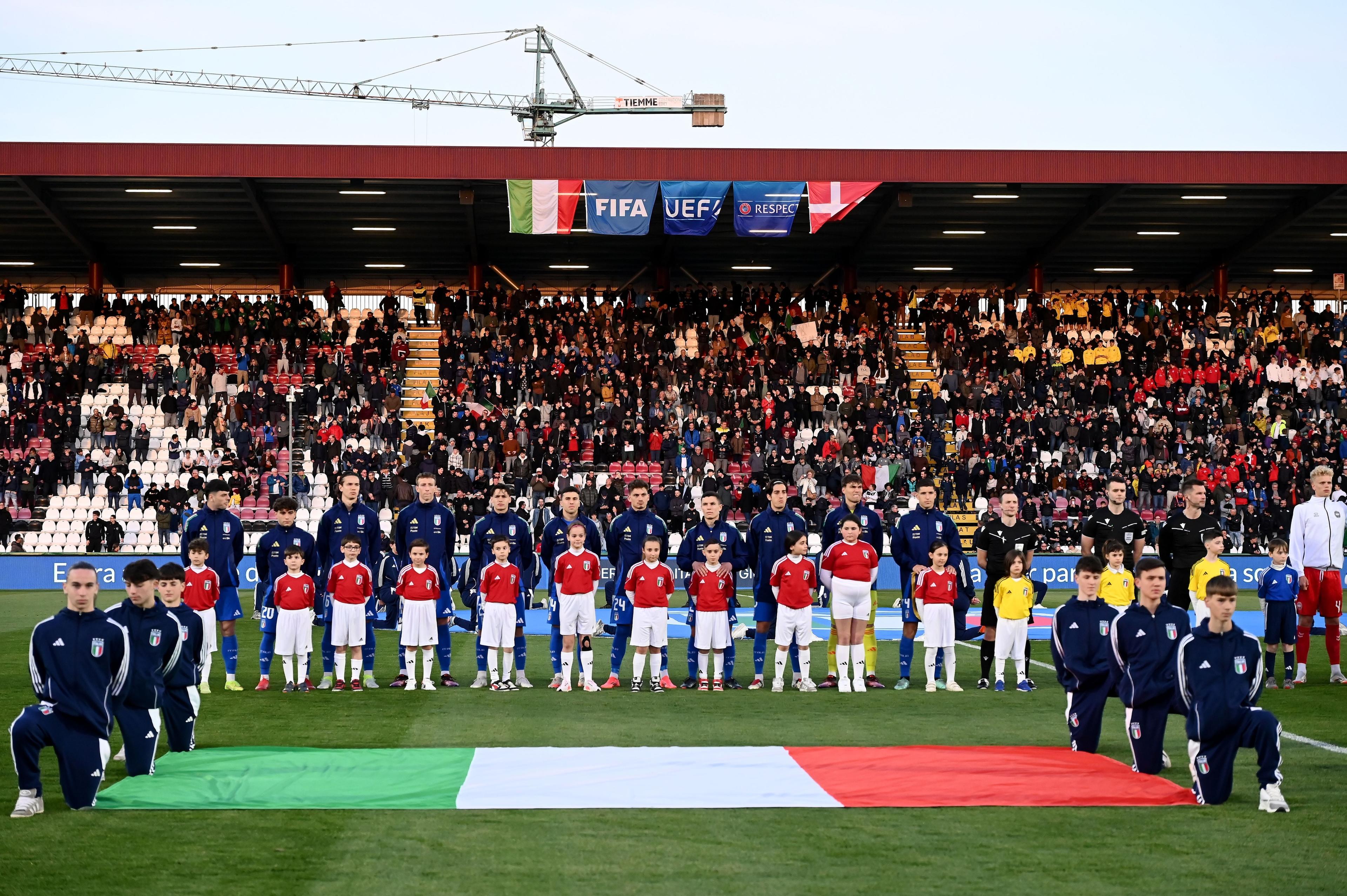 CITTADELLA, ITALY - MARCH 24: Italian players line up during the International Friendly match between Italy U21 and Denmark U21 on March 24, 2025 in Cittadella, Italy. (Photo by Alessandro Sabattini - FIGC/FIGC via Getty Images)