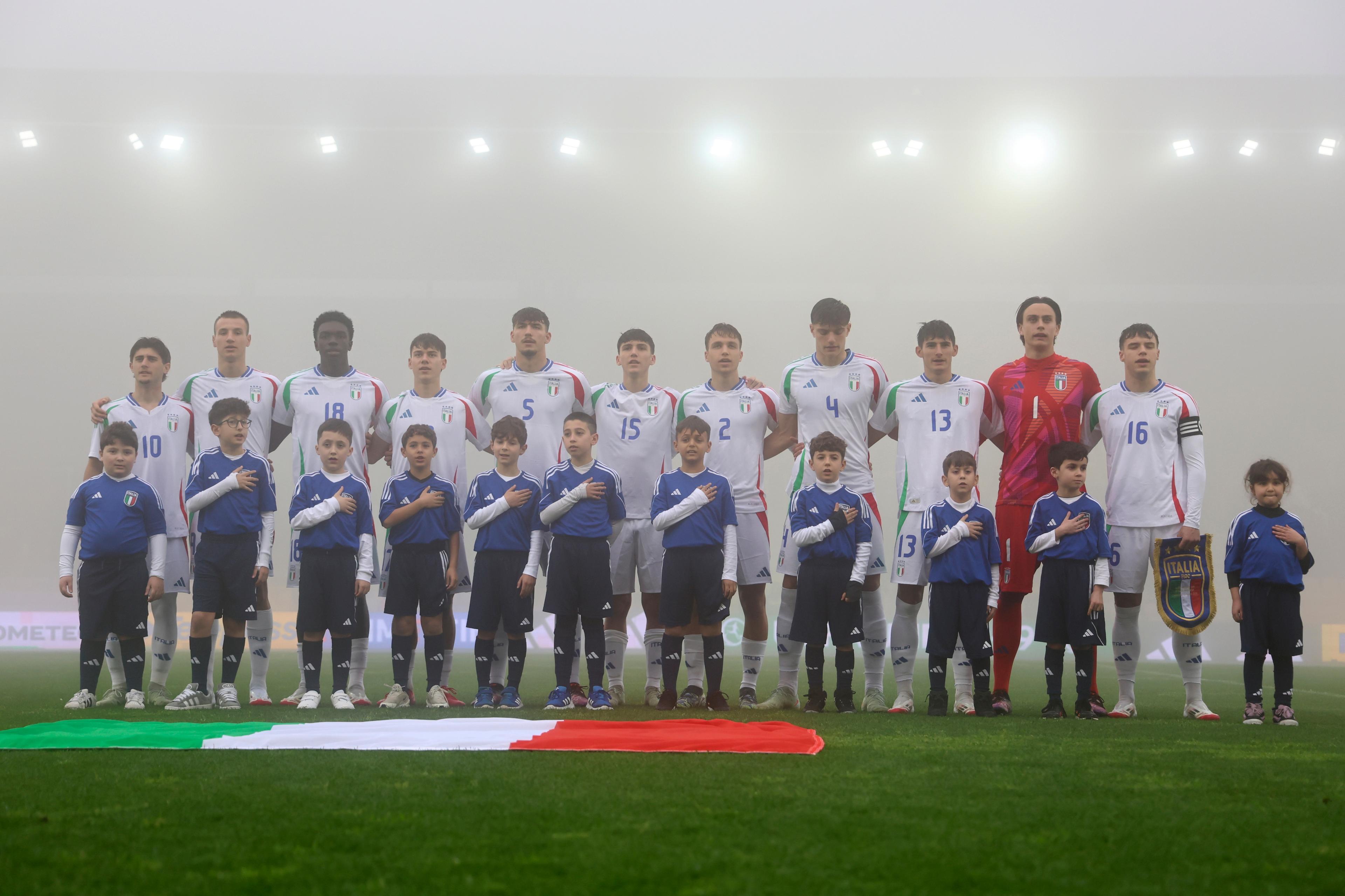 CATANZARO, ITALY - MARCH 25: Players of Italy U19 sing the national anthem prior the Elite Round match between Italy U19 and France U19 at Stadio Nicola Ceravolo on March 25, 2025 in Catanzaro, Italy. (Photo by FIGC/FIGC via Getty Images)