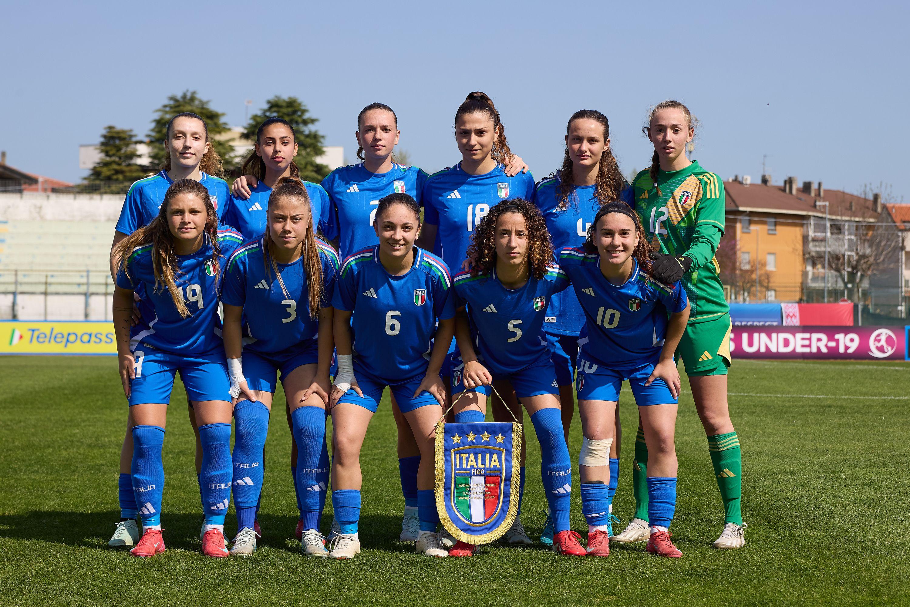 SANT'ARCANGELO DI ROMAGNA, ITALY - APRIL 02: Italy lineup during the UEFA European Women's Under-19 Championship round 2 match between Italy and Belarus at Stadio Valentino Mazzola on April 02, 2025 in Sant'Arcangelo di Romagna, Italy. (Photo by Emmanuele Ciancaglini/FIGC via Getty Images)