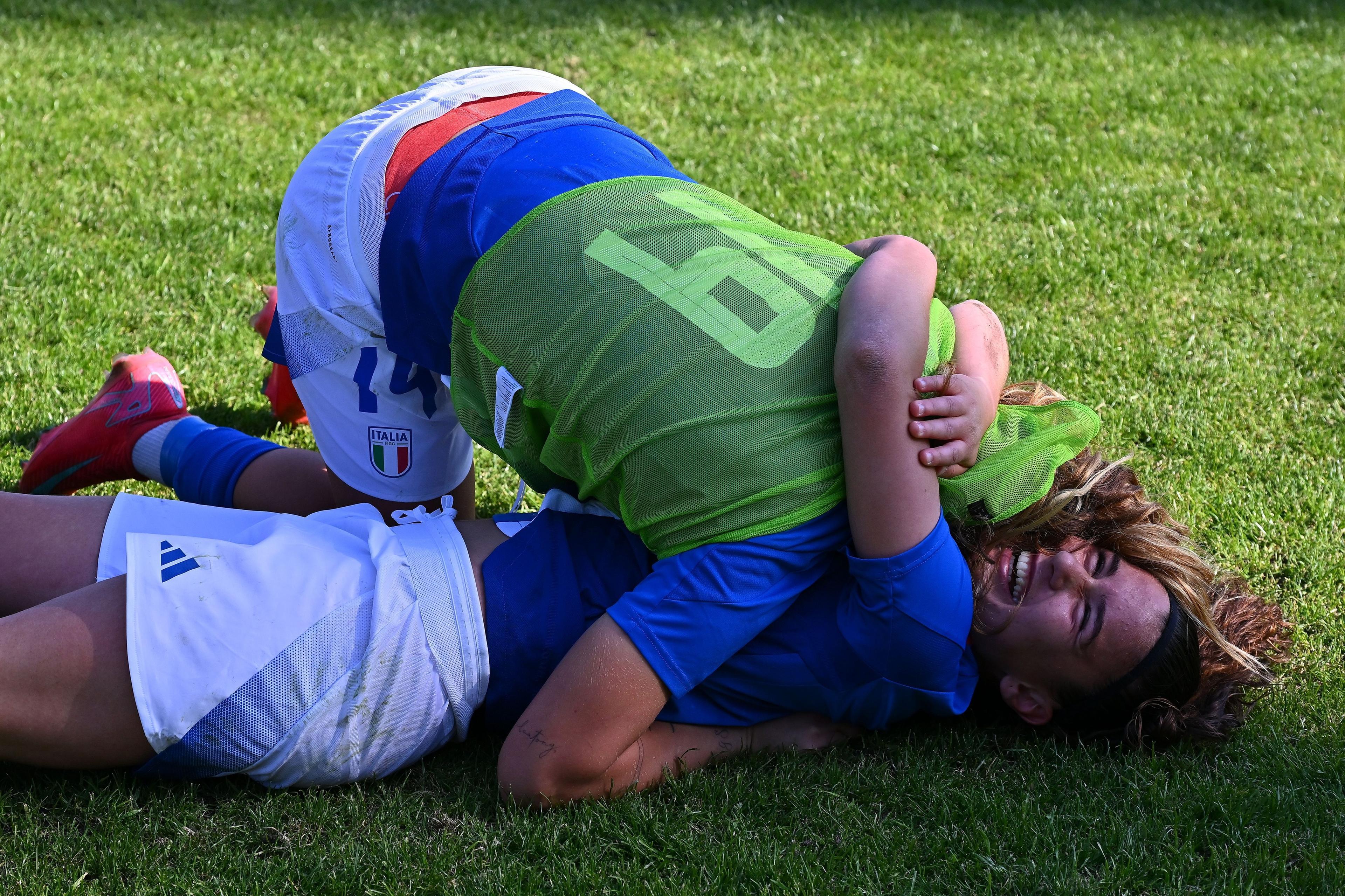FORLI, ITALY - APRIL 08:Italian players celebrate during the UEFA European Women's Under-19 Championship round 2 match between Italy and Sweden at Stadio Tullo Morgagni on April 08, 2025 in Forli, Italy. (Photo by FIGC/FIGC via Getty Images)