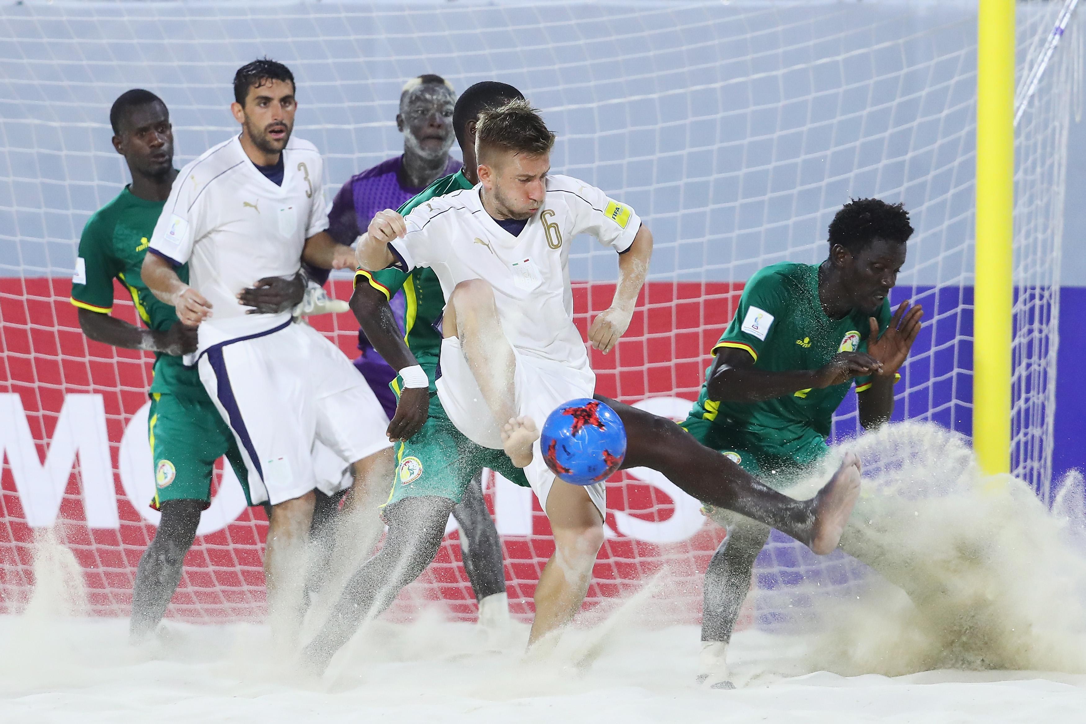 NASSAU, BAHAMAS - MAY 04: Simone Marinai of Italy controles the ball during the FIFA Beach Soccer World Cup Bahamas 2017 quarter final match between Italy and Senegal at National Beach Soccer Arena at Malcolm Parkon May 4, 2017 in Nassau, Bahamas. (Photo by Alex Grimm - FIFA/FIFA via Getty Images)