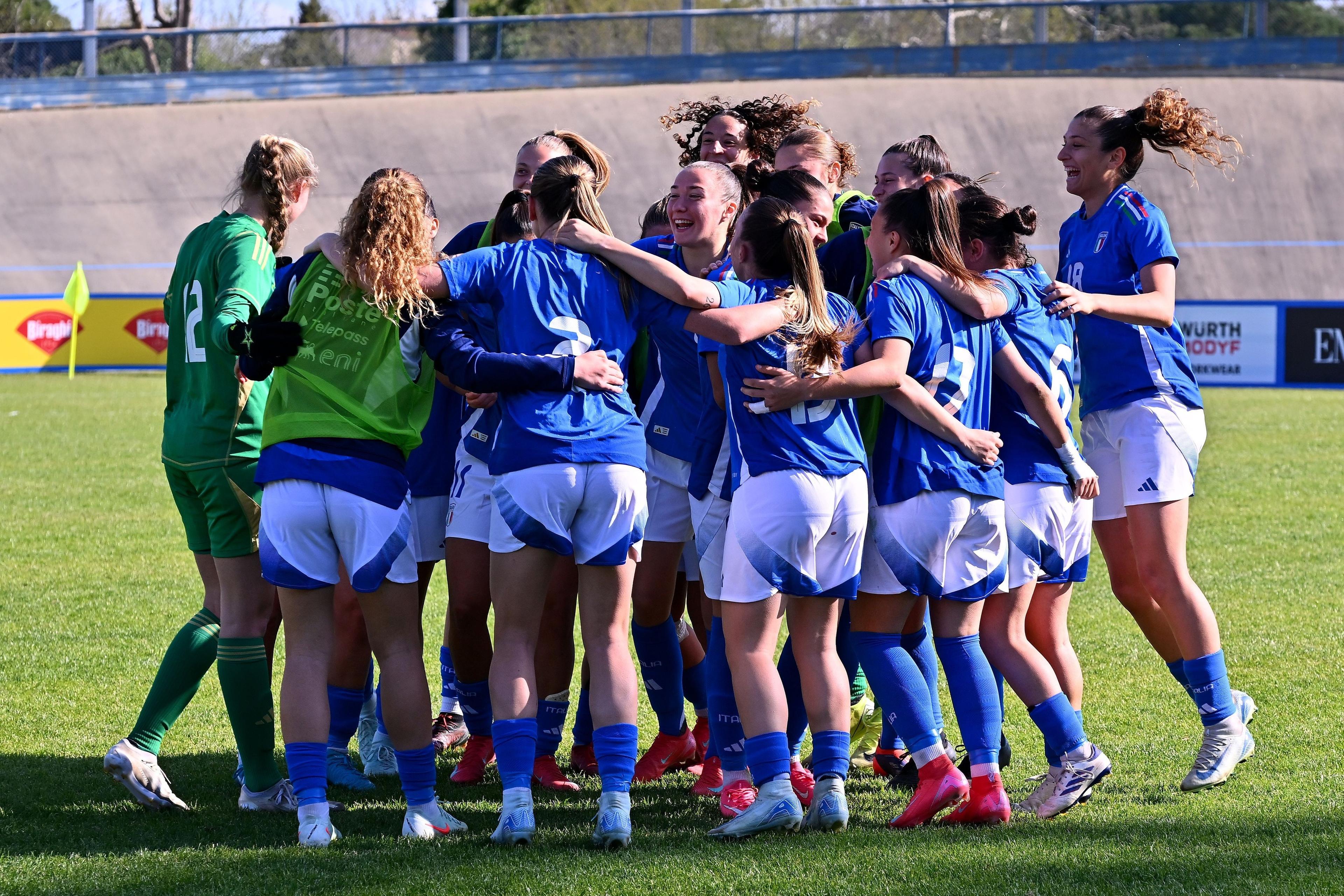 Al via la marcia di avvicinamento alla fase finale dell'Europeo: raduno a Tirrenia dal 26 al 31 maggio, Matteucci convoca 24 Azzurrine