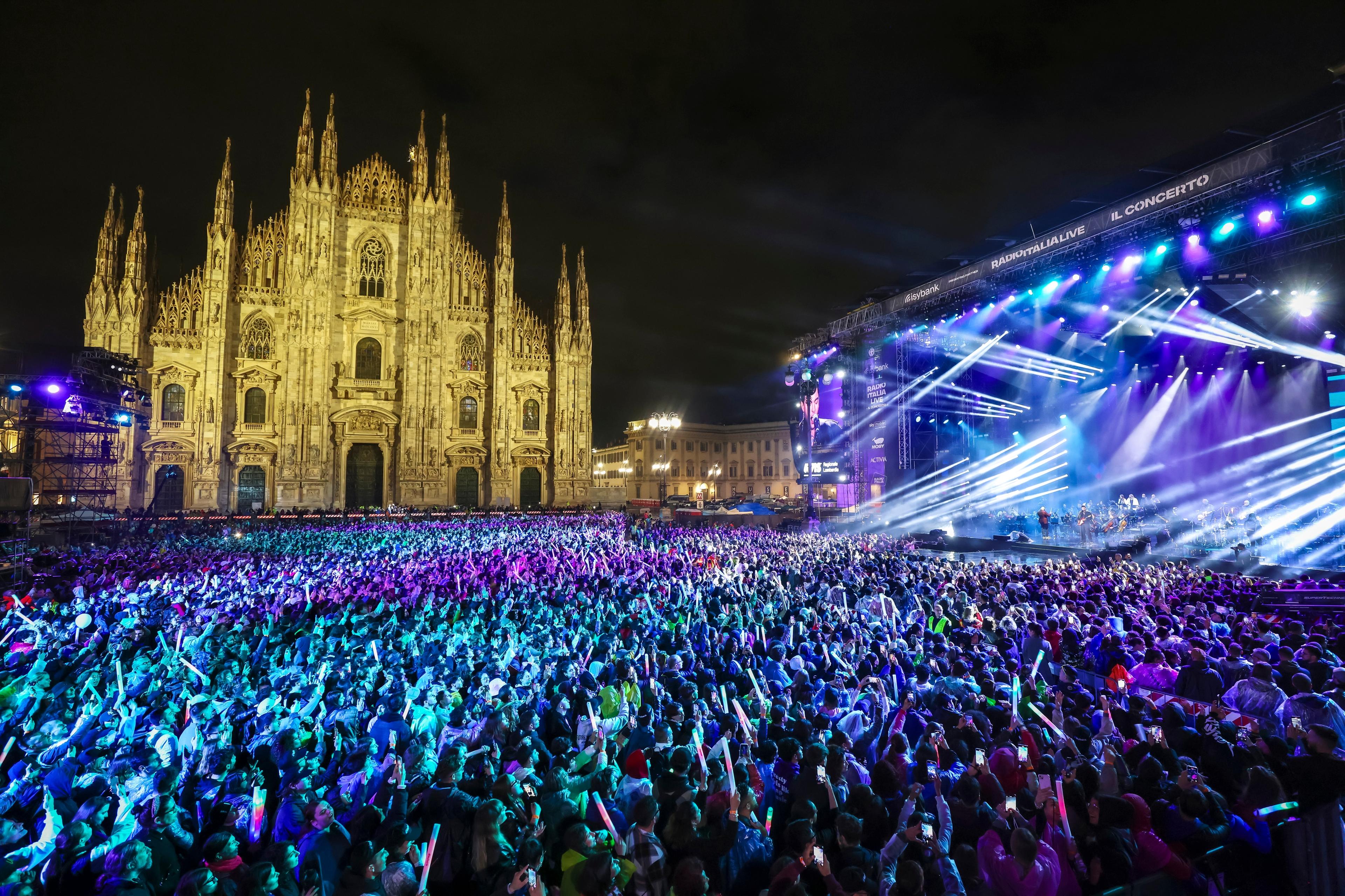 'Radio Italia Live - Il Concerto' venerdì in Piazza Duomo a Milano: prima dello show il videomessaggio dei Ct Spalletti e Soncin