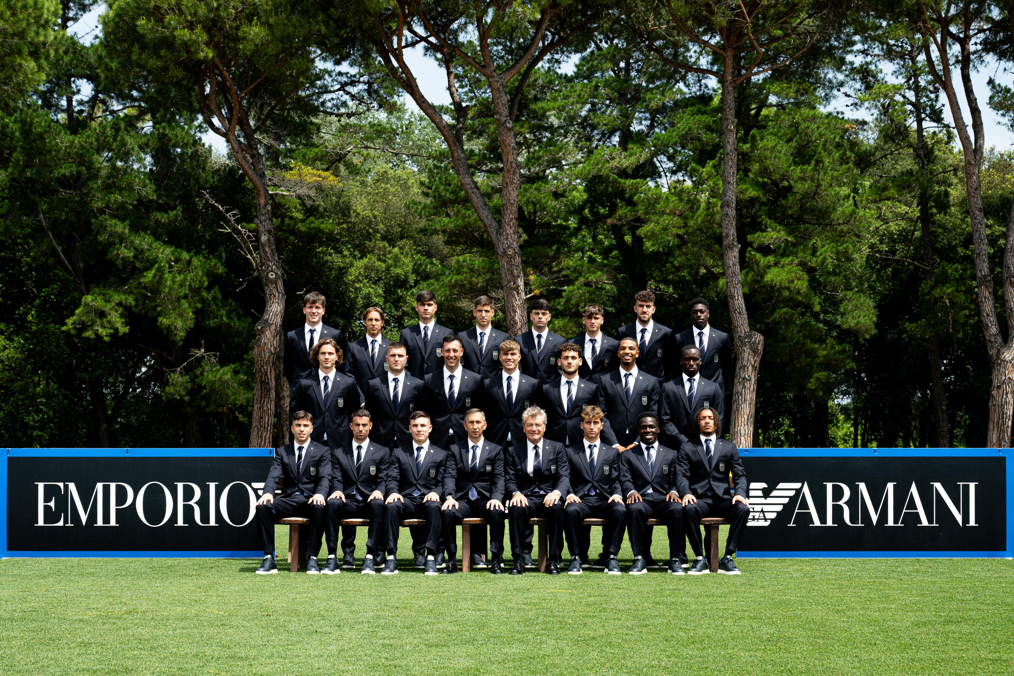 TIRRENIA, ITALY - JUNE 4: Italy U21 players and staff, wearing Emporio Armani suits, pose for an official group picture at Centro di Preparazione Olimpica on June 4, 2025 in Tirrenia, Italy. (Photo by FIGC/FIGC via Getty Images)