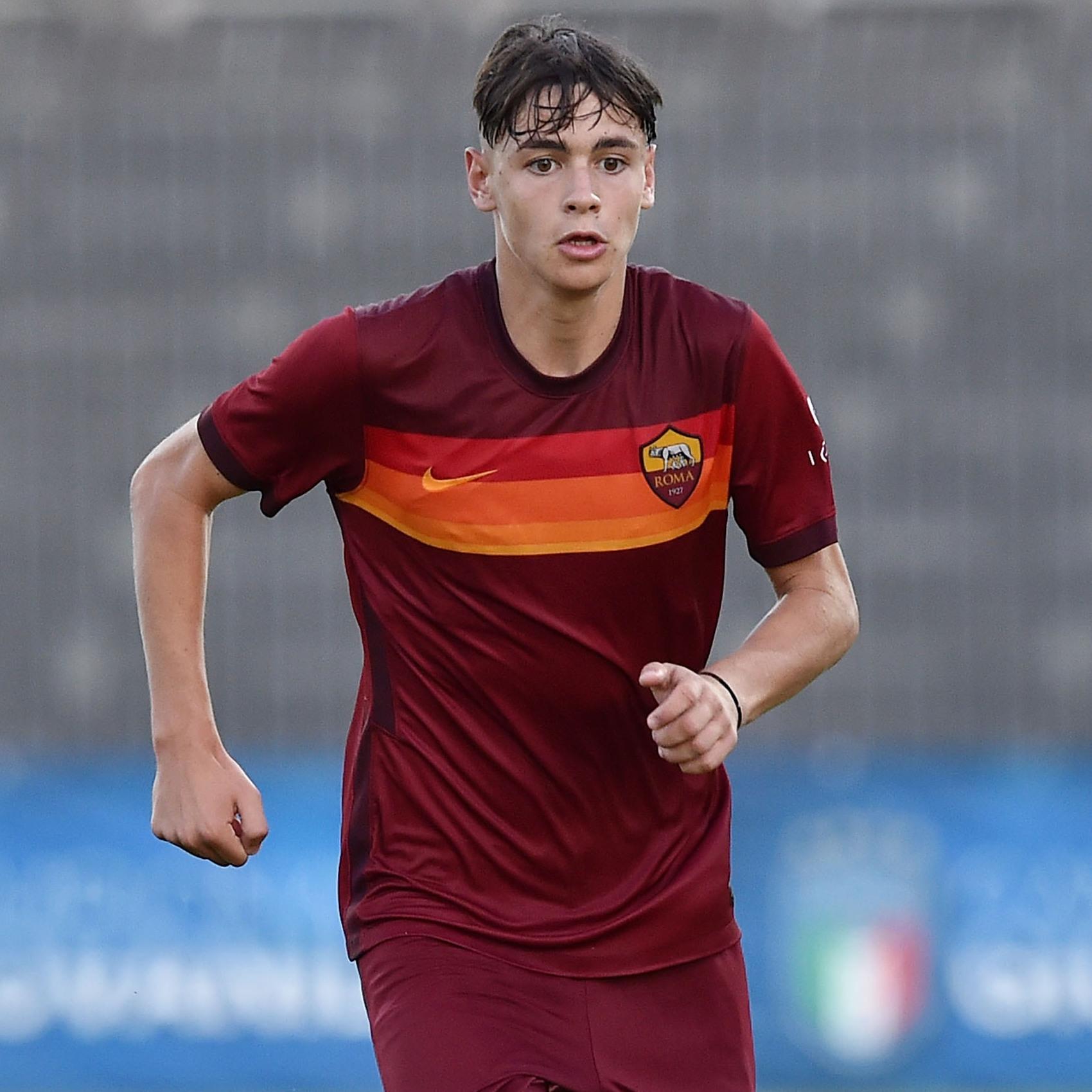 RAVENNA, ITALY - JUNE 29: Niccolo' Pisilli of AS Roma in action during Serie A-B U17 Final match between Genoa CFC U17 and AS Roma U17 at Stadio Bruno Benelli on June 30, 2021 in Ravenna, Italy. (Photo by Giuseppe Bellini/Getty Images) *** Local Caption *** Niccolo' Pisilli