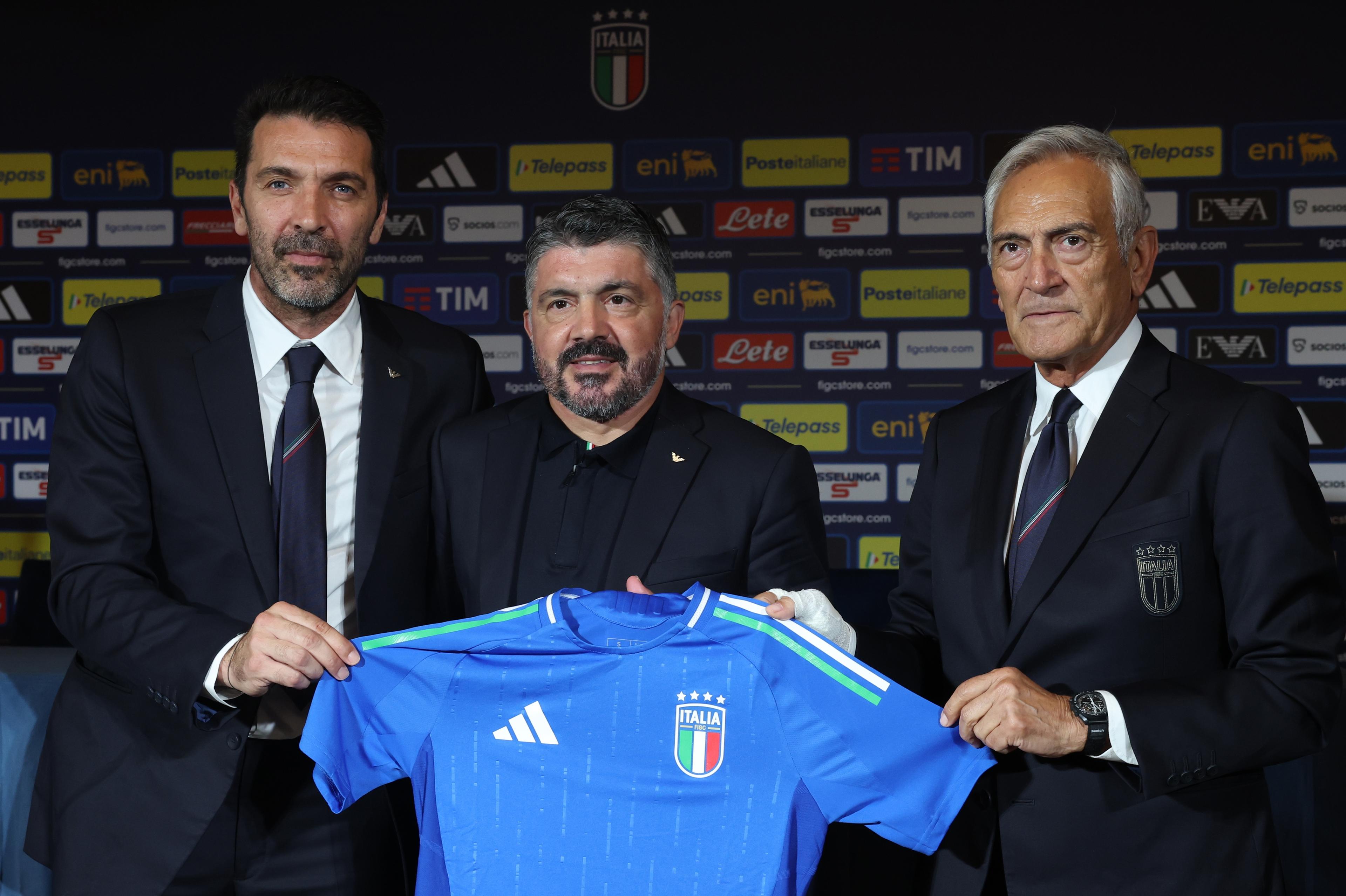 ROME, ITALY - JUNE 19: President FIGC Gabriele Gravina, new head coach Italy Gennaro Gattuso and head of Italy delegation Gianluigi Buffon pose for a photo after to the press conference at Hotel Parco dei Principi on June 19, 2025 in Rome, Italy. (Photo by Claudio Villa - FIGC/FIGC via Getty Images)