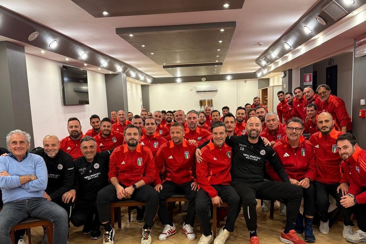 Corso UEFA A, gli allievi ad Arezzo per una giornata di stage, tra visione dell’allenamento e lezioni in aula