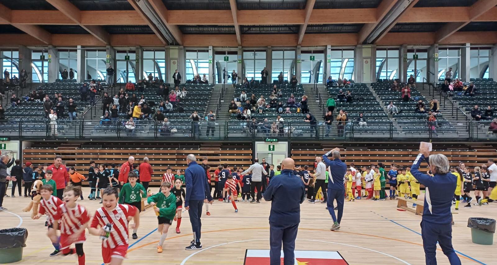 Il Torneo della Befana al Palasport di Bolzano - L'omaggio dello staff Sgs al nostro Massimo Cima