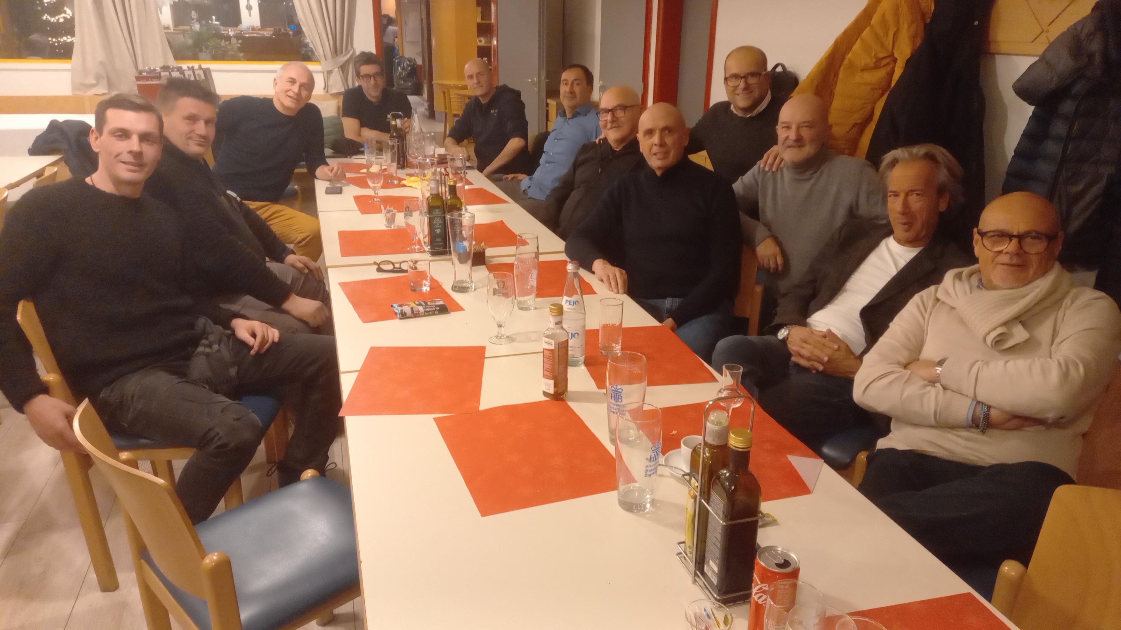 La tradizionale cena di Natale tra tutti i componenti dello staff Sgs - I più sinceri auguri di Buone Feste a tutti voi...