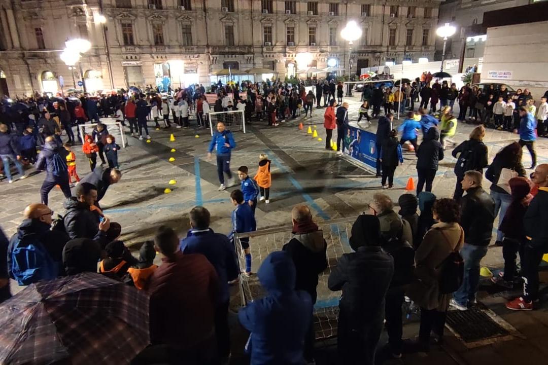 Sport in piazza a Catanzaro, presente anche il Settore giovanile e scolastico con il \"calcio di strada\"