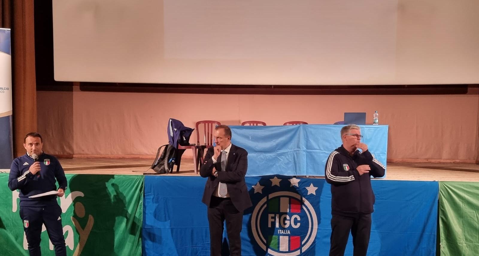 Cerimonia di consegna dei riconoscimenti dei club di III livello della scorsa stagione