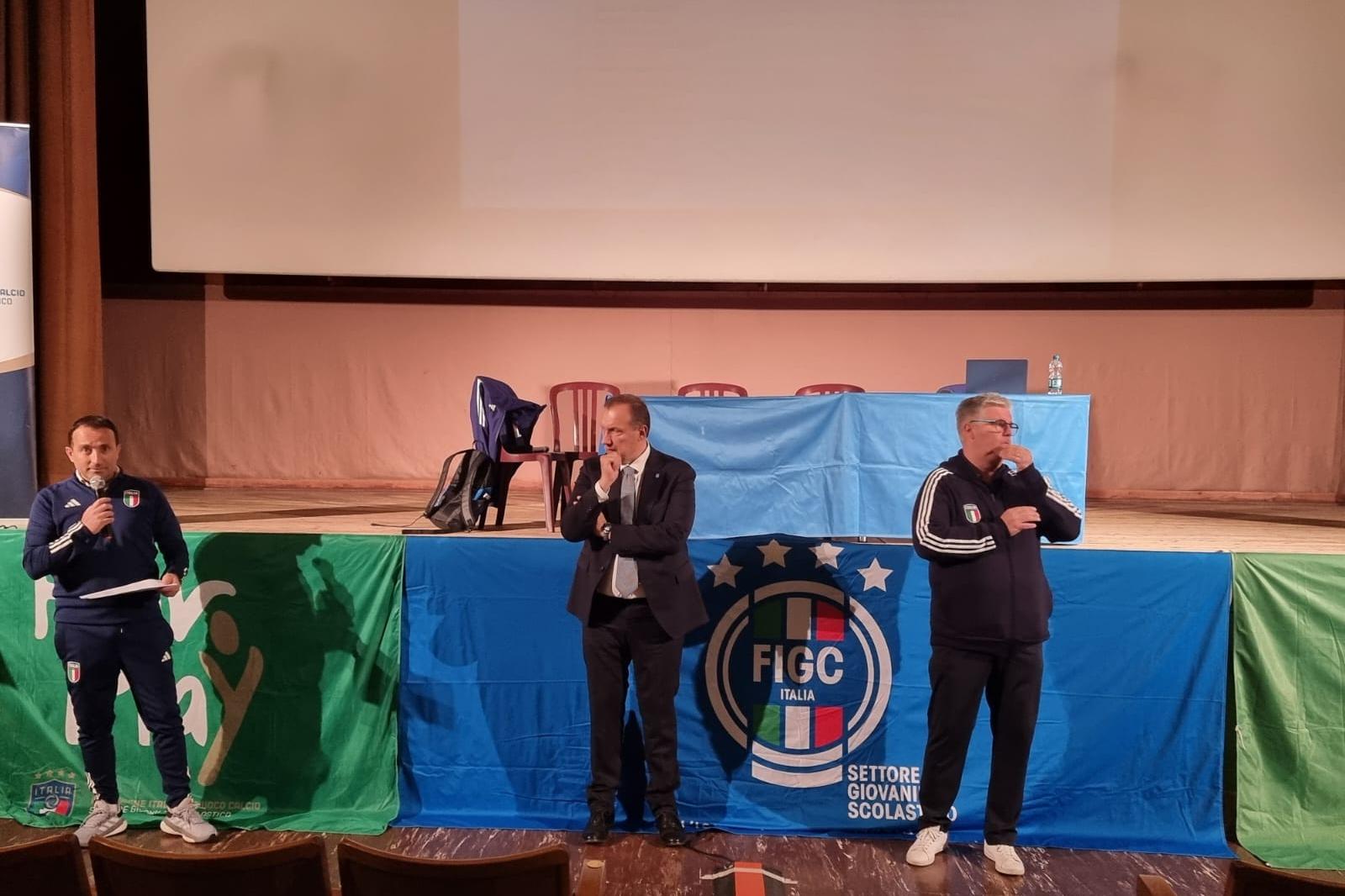 Cerimonia di consegna dei riconoscimenti dei club di III livello della scorsa stagione