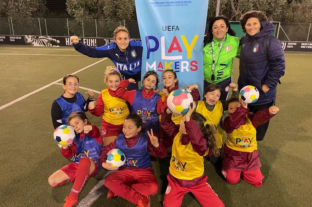 Playmakers: svolto con entusiasmo l'ultimo incontro con la Pink Bari. Oggi pomeriggio in campo con il Lecce Women Soccer