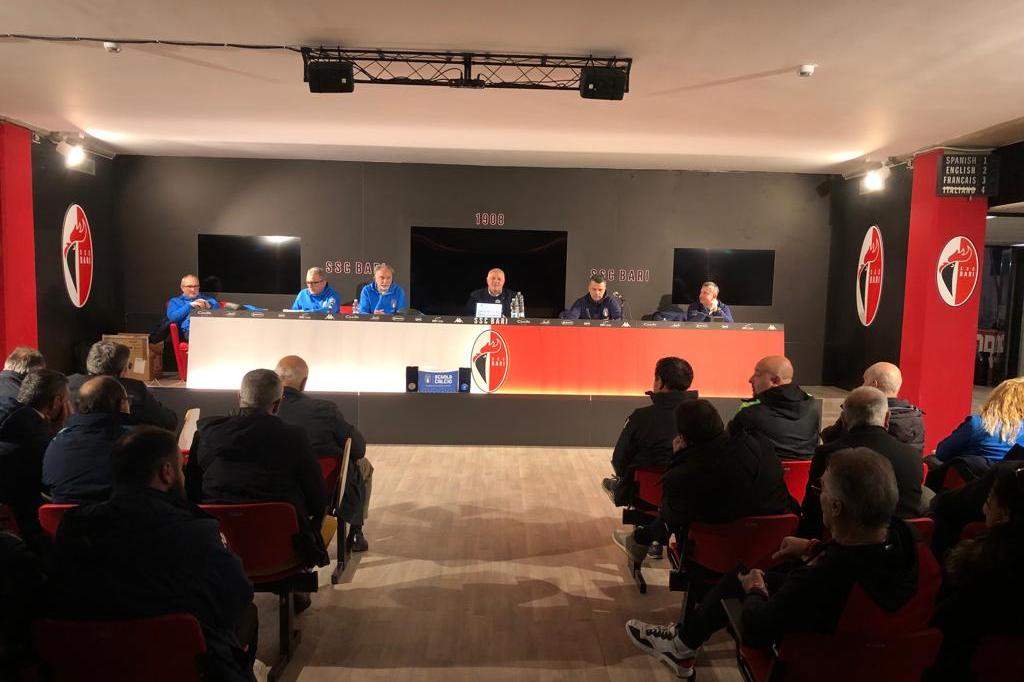Bari, svolta la cerimonia di consegna targhe alle Scuole di Calcio e alle Scuole di Calcio Élite delle Delegazioni di Bari, Bat e Foggia