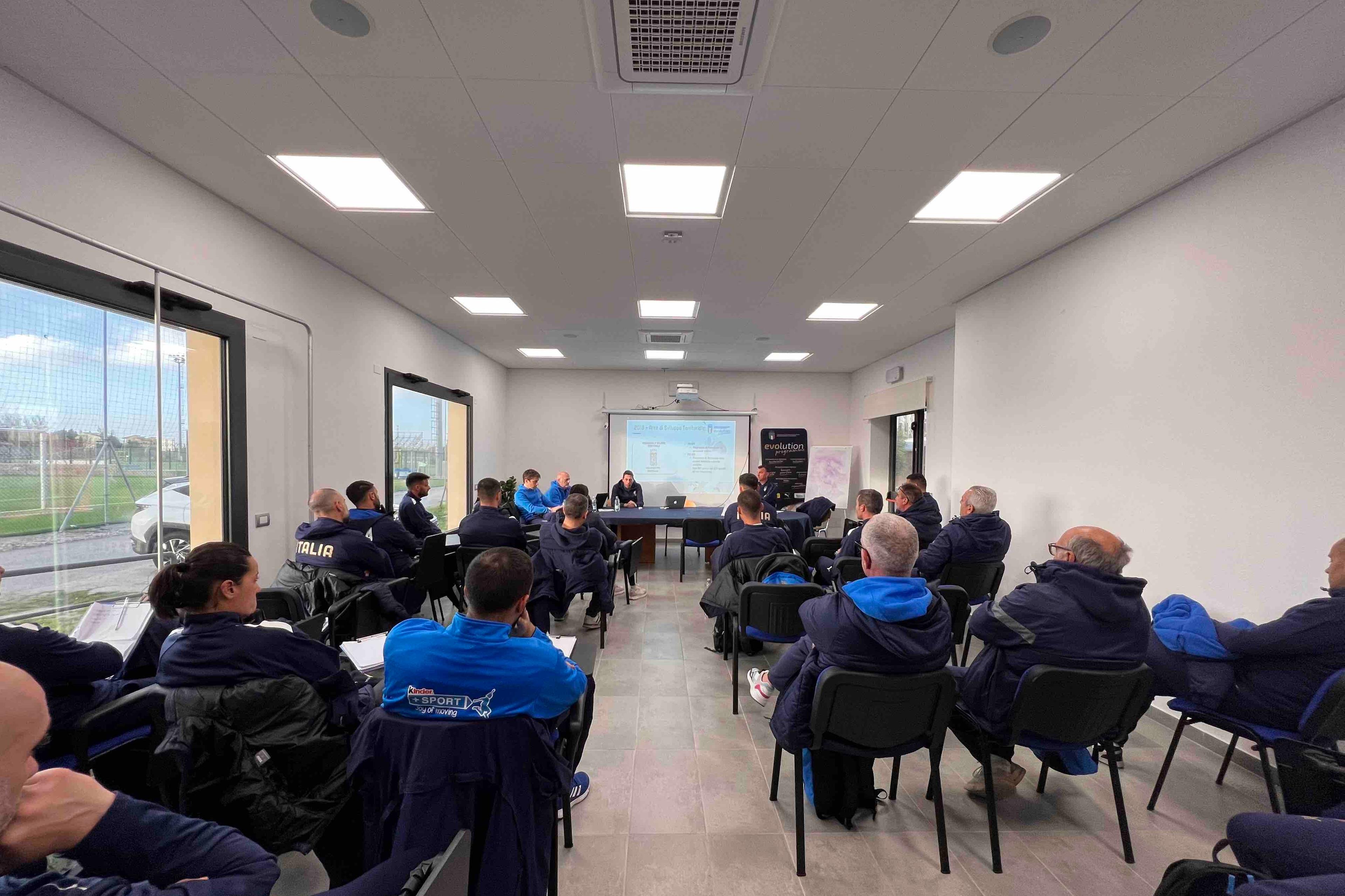 Formazione Evolution Programme SGS, pomeriggio a Sa Rodia tra campo e aula