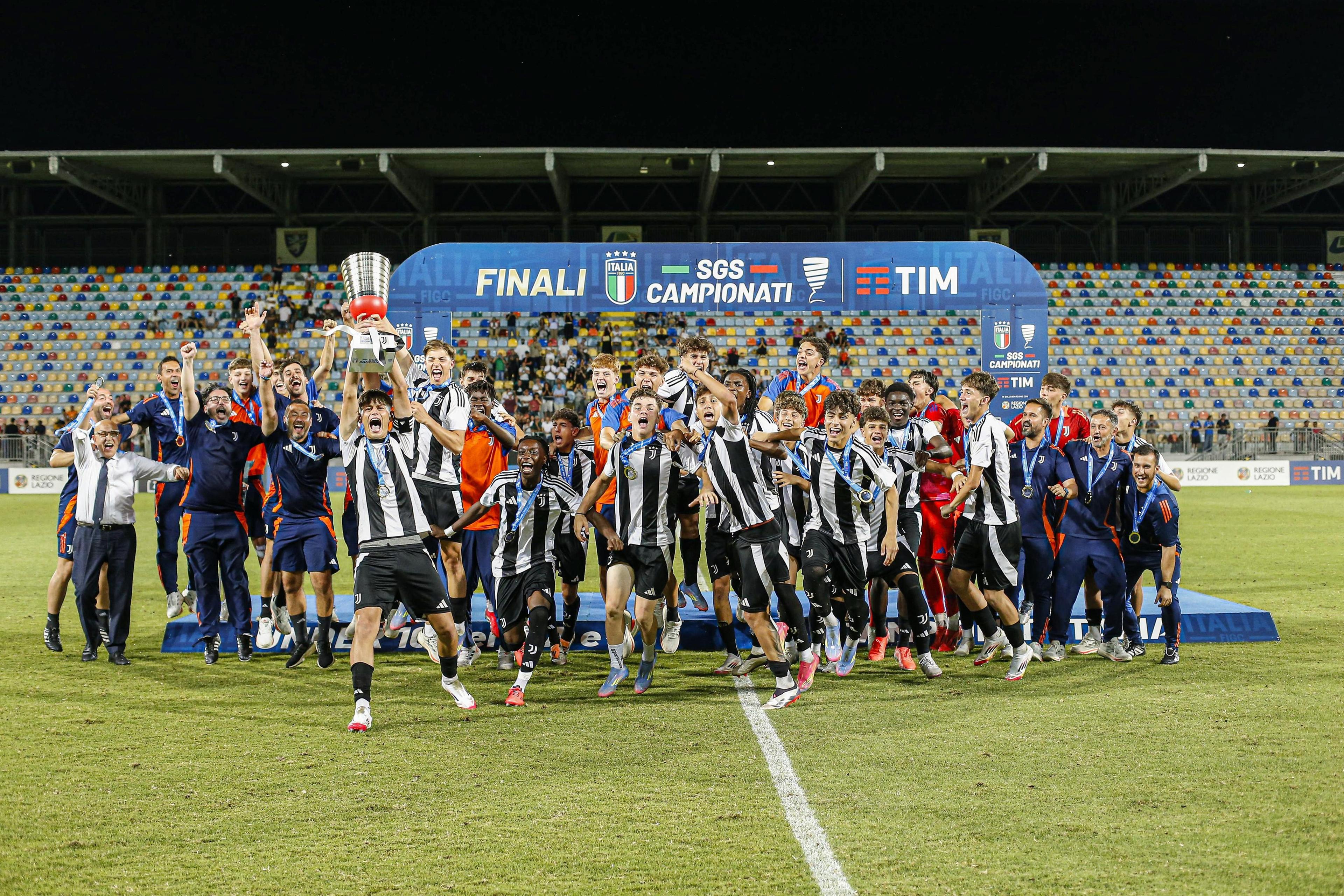 Under 16 Serie A e B, storico scudetto per la Juventus: 3-1 all'Empoli in finale. Grauso: \"Stagione incredibile\"