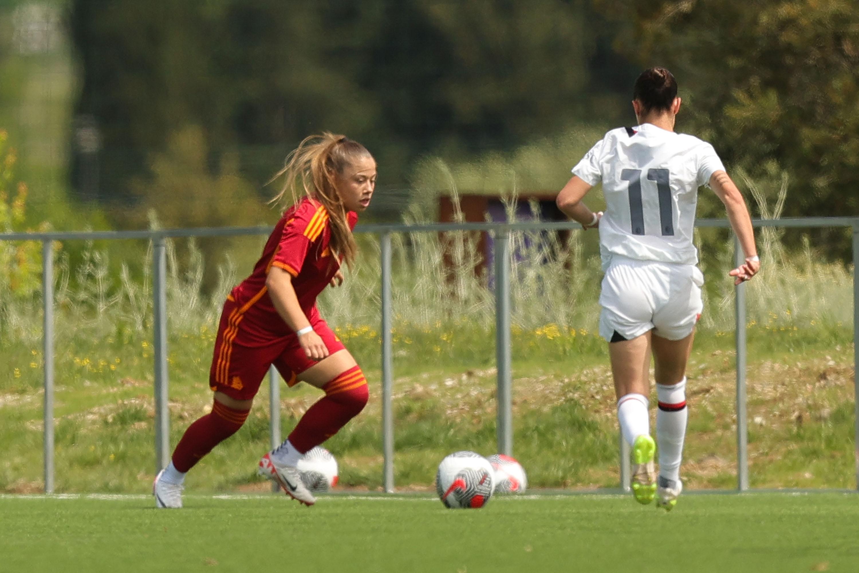 FLORENCE, ITALY - MAY 9: Elena Cristina Pizzuti of AS Roma U19 Women in action during the Primavera 1 Semi-final match between AS Roma U19 and AC Milan U19 on May 9, 2024 in Florence, Italy. (Photo by Gabriele Maltinti/Getty Images) *** Local Caption *** Elena Cristina Pizzuti