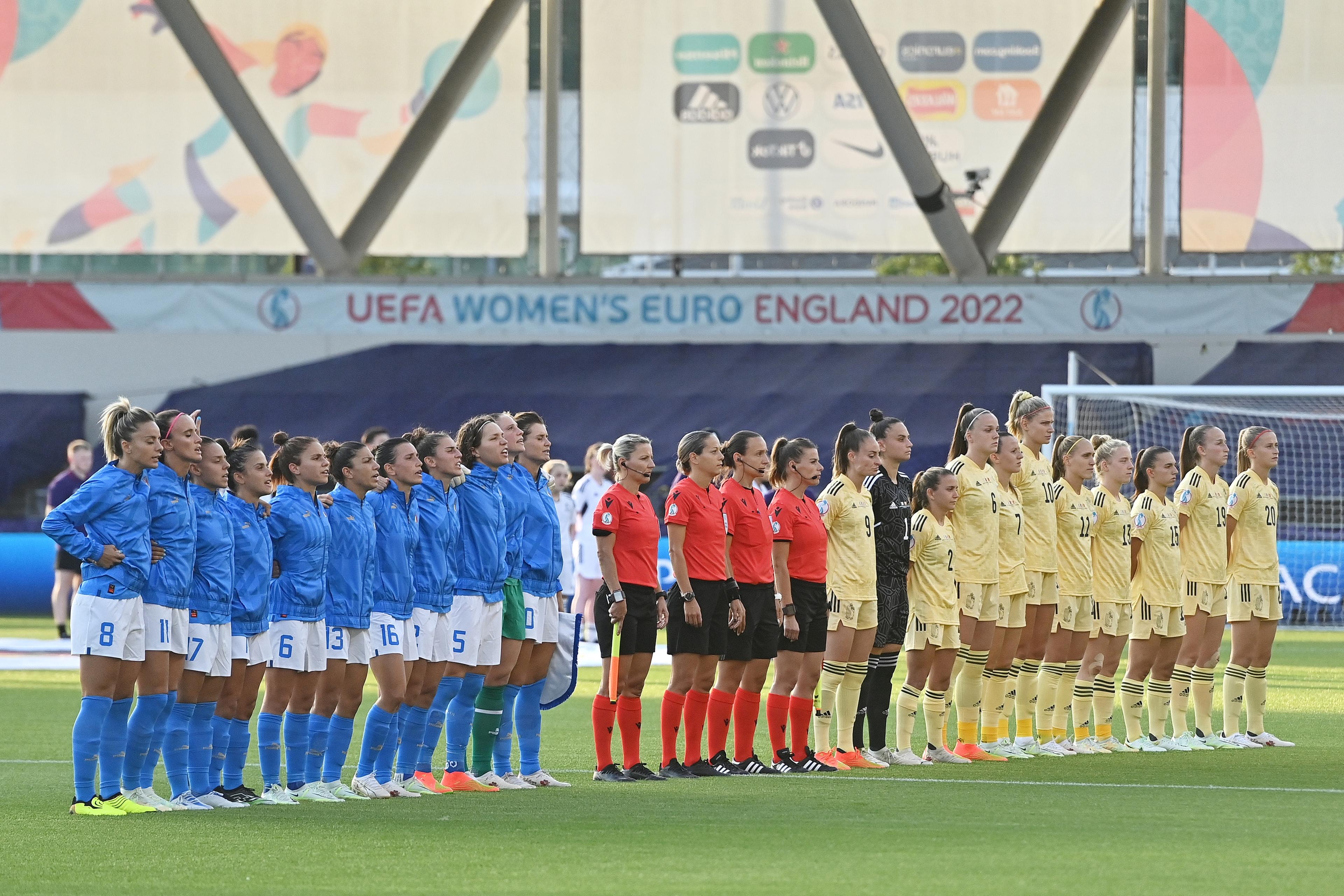 MANCHESTER, ENGLAND - JULY 18: Italy players sing their national anthem prior to the UEFA Women\\'s Euro 2022 group D match between Italy and Belgium at Manchester City Academy Stadium on July 18, 2022 in Manchester, England. (Photo by Tullio M. Puglia/Getty Images)