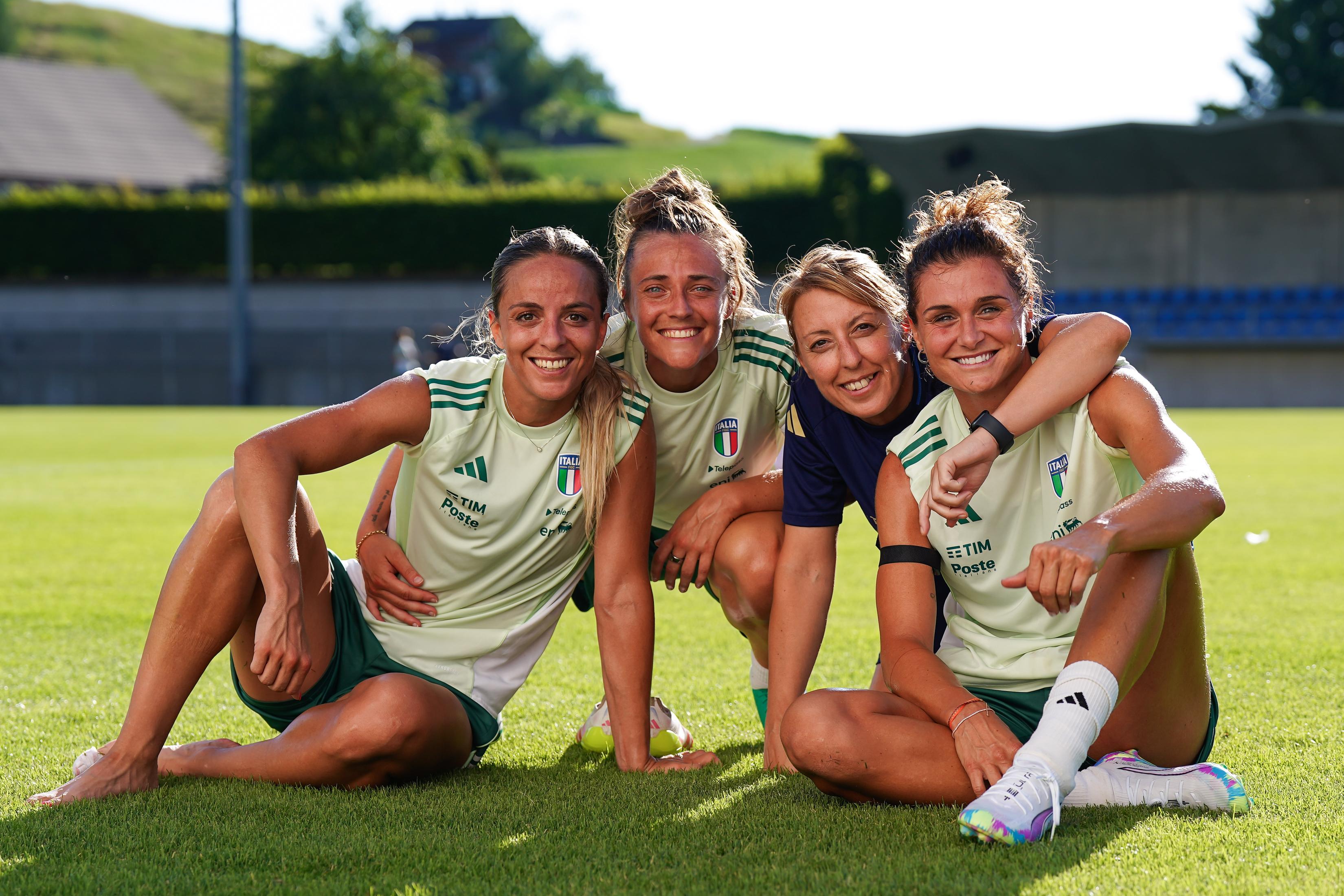 WEGGIS, SWITZERLAND - JUNE 28: Martina Rosucci, Aurora Galli, Viviana Schiavi and Cristiana Girelli of Italy during the Italy Women training session at Thermoplan Arena on June 28, 2025 in Weggis, Switzerland. (Photo by Daniela Porcelli - FIGC/FIGC via Getty Images)