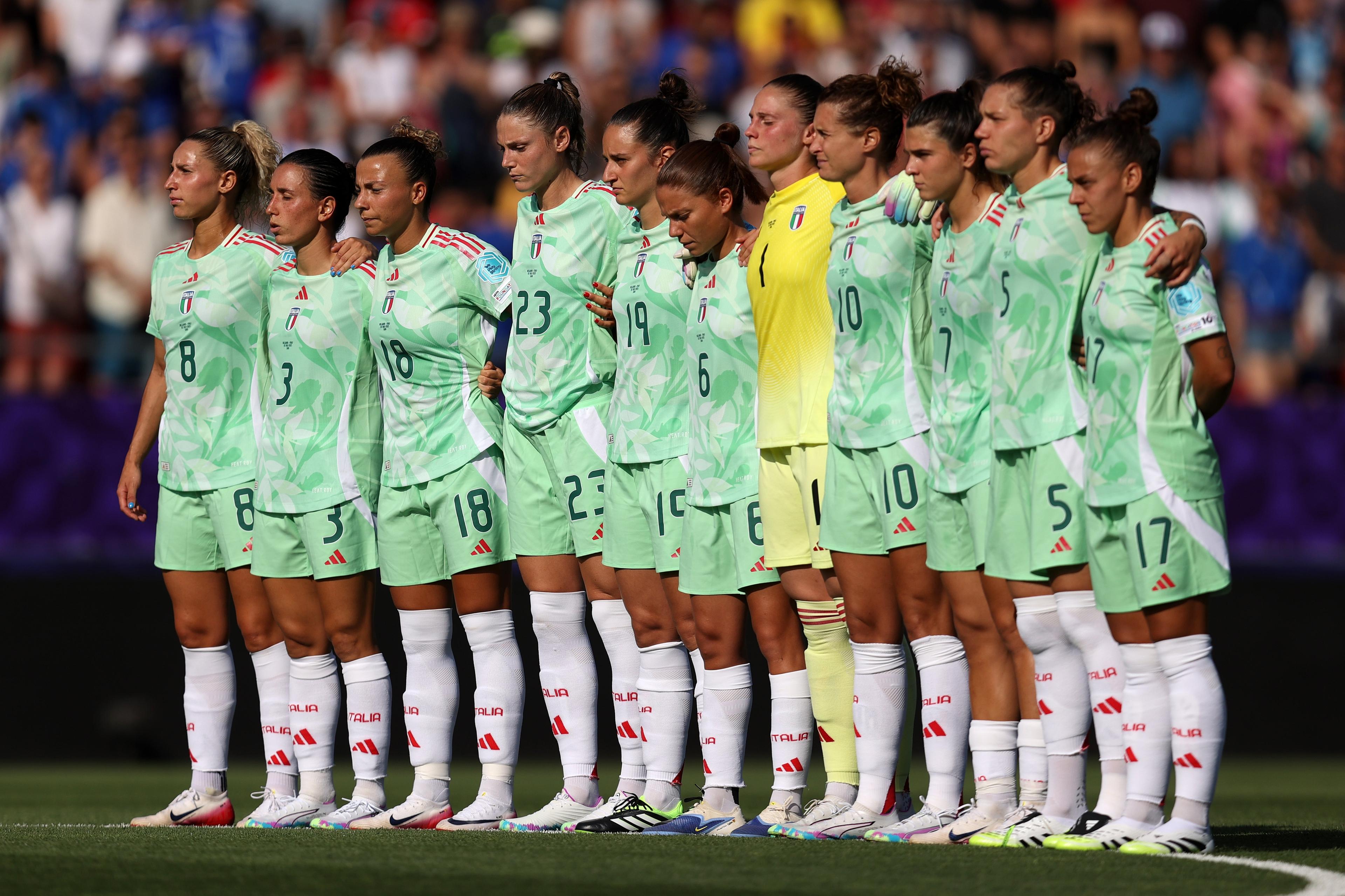 SION, SWITZERLAND - JULY 03: The players of Italy pause for a moments silence in memory of former football player Diogo Jota and his brother Andre Silva, who passed away on the 3rd of July 2025, prior to the UEFA Women\\'s EURO 2025 Group B match between Belgium and Italy at Stade de Tourbillon on July 03, 2025 in Sion, Switzerland. (Photo by Charlotte Wilson - UEFA/UEFA via Getty Images)