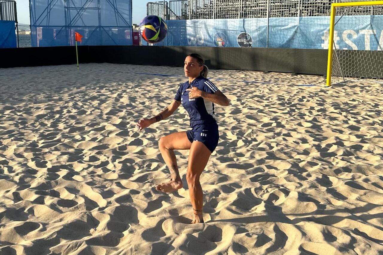 Maria Fabiana Vecchione, dal piazzale del Maradona alla maglia azzurra sulla sabbia: \"Il Beach Soccer è la mia vita\"