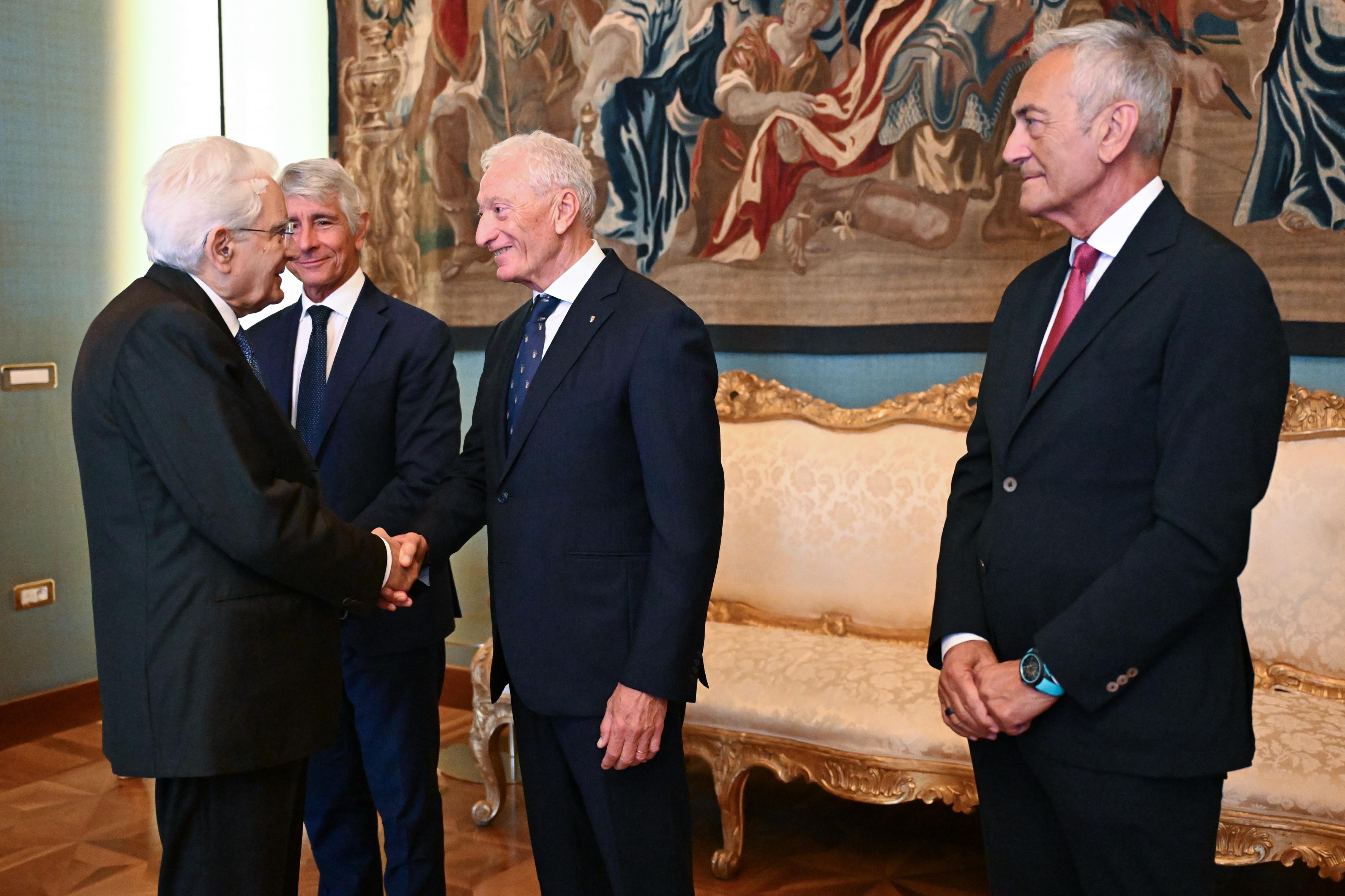 Roma 24 .07. 2025 Quirinale Presidente Mattarella Visita Nazionale Femminile Italiana Calcio foto Roberto Di Tondo / CONI