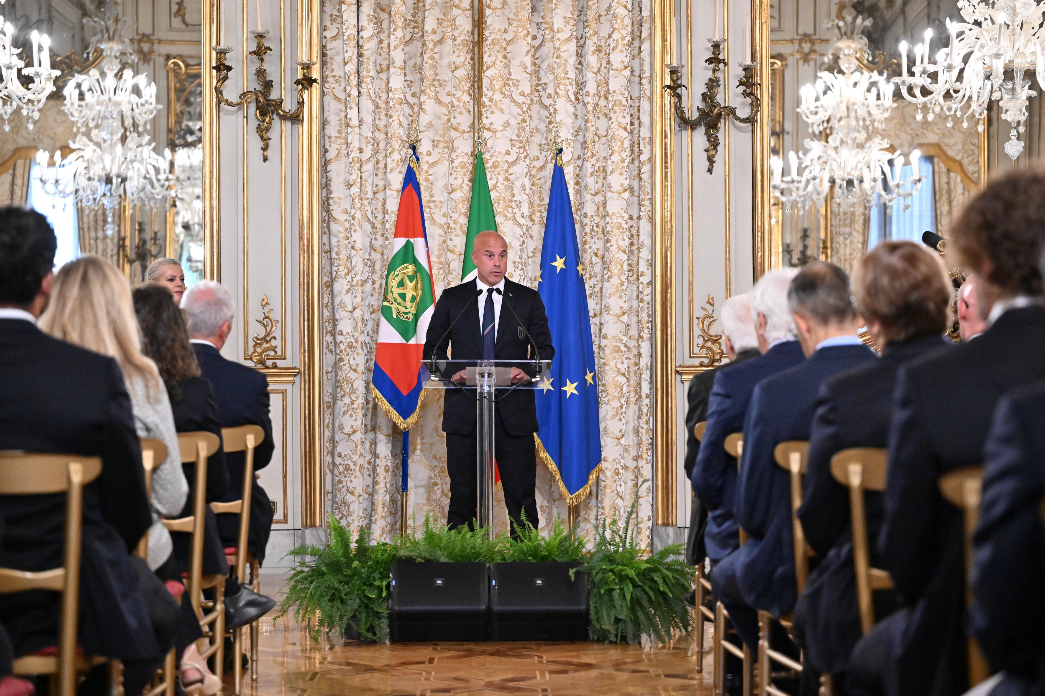 Roma 24 .07. 2025 Quirinale Presidente Mattarella Visita Nazionale Femminile Italiana Calcio foto Roberto Di Tondo / CONI