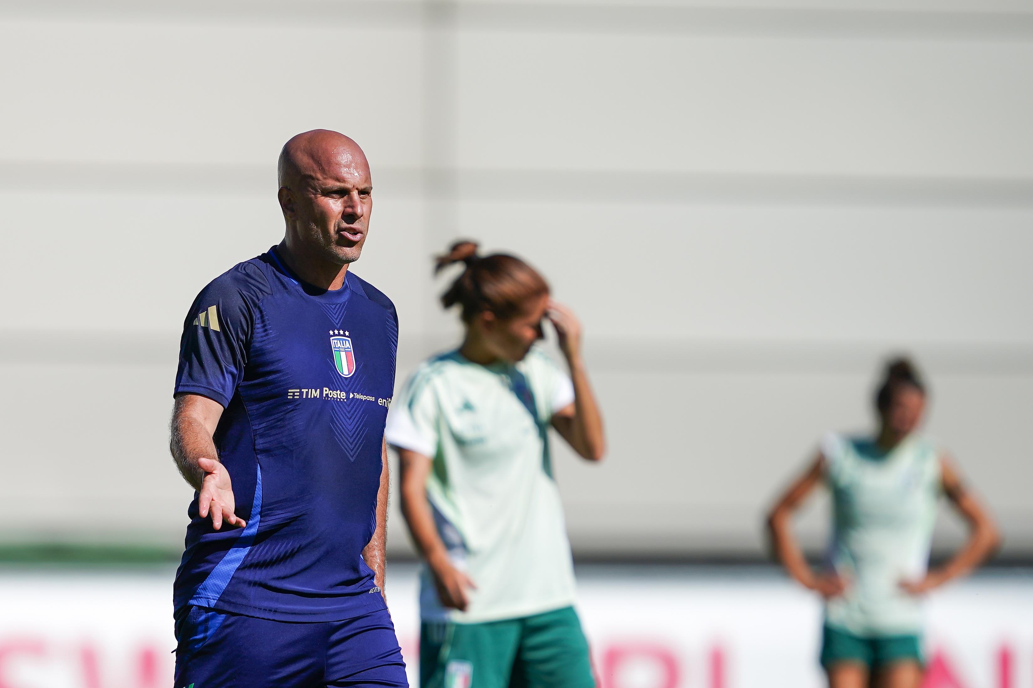 WEGGIS, SWITZERLAND - JUNE 29: Head Coach Andrea Soncin of Italy during the Italy Women training session at Thermoplan Arena on June 29, 2025 in Weggis, Switzerland. (Photo by Daniela Porcelli - FIGC/FIGC via Getty Images)