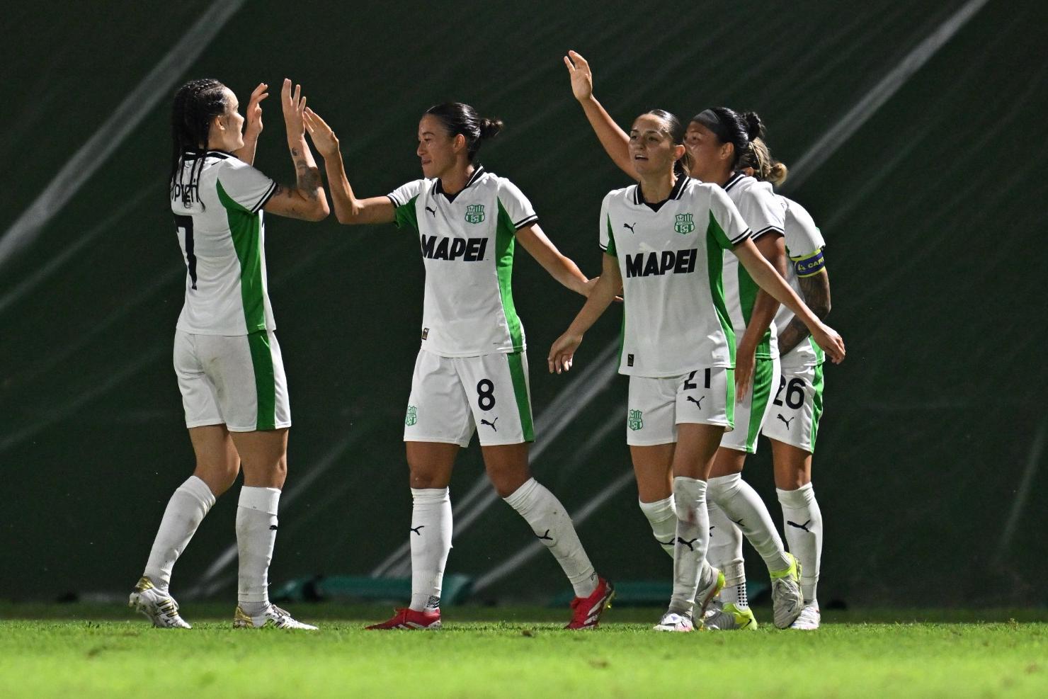 Il Sassuolo batte 2-0 il Milan nel posticipo, neroverdi prime nel Girone C con la Roma
