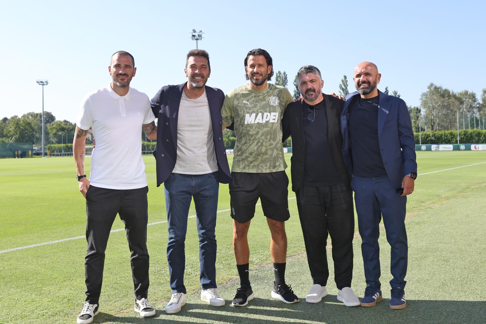 Gattuso fa visita al Sassuolo: incontro con Fabio Grosso e i calciatori neroverdi