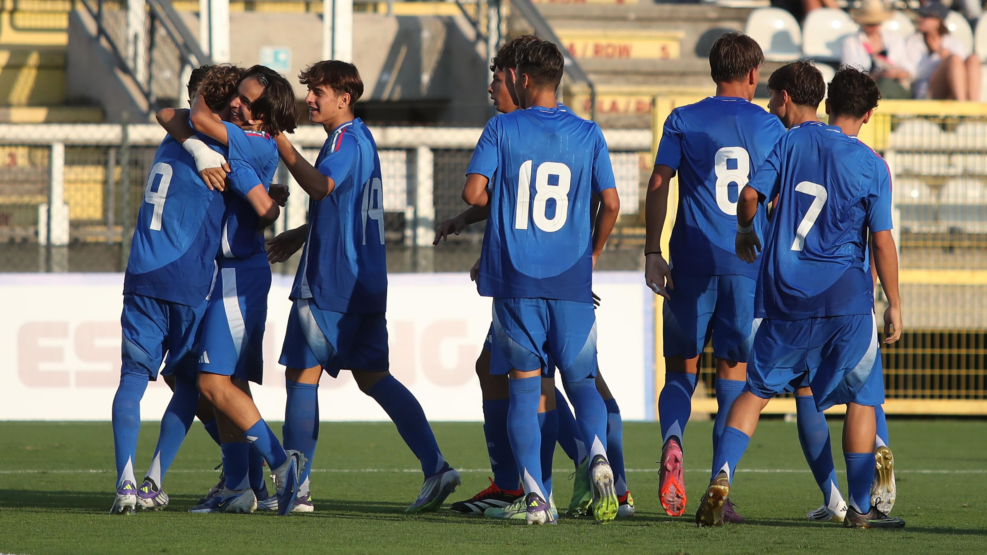 L'Italia non sbaglia al debutto: 2-1 all'Inghilterra al Tre Fontane. Pasqual: \"Vittoria di carattere\"