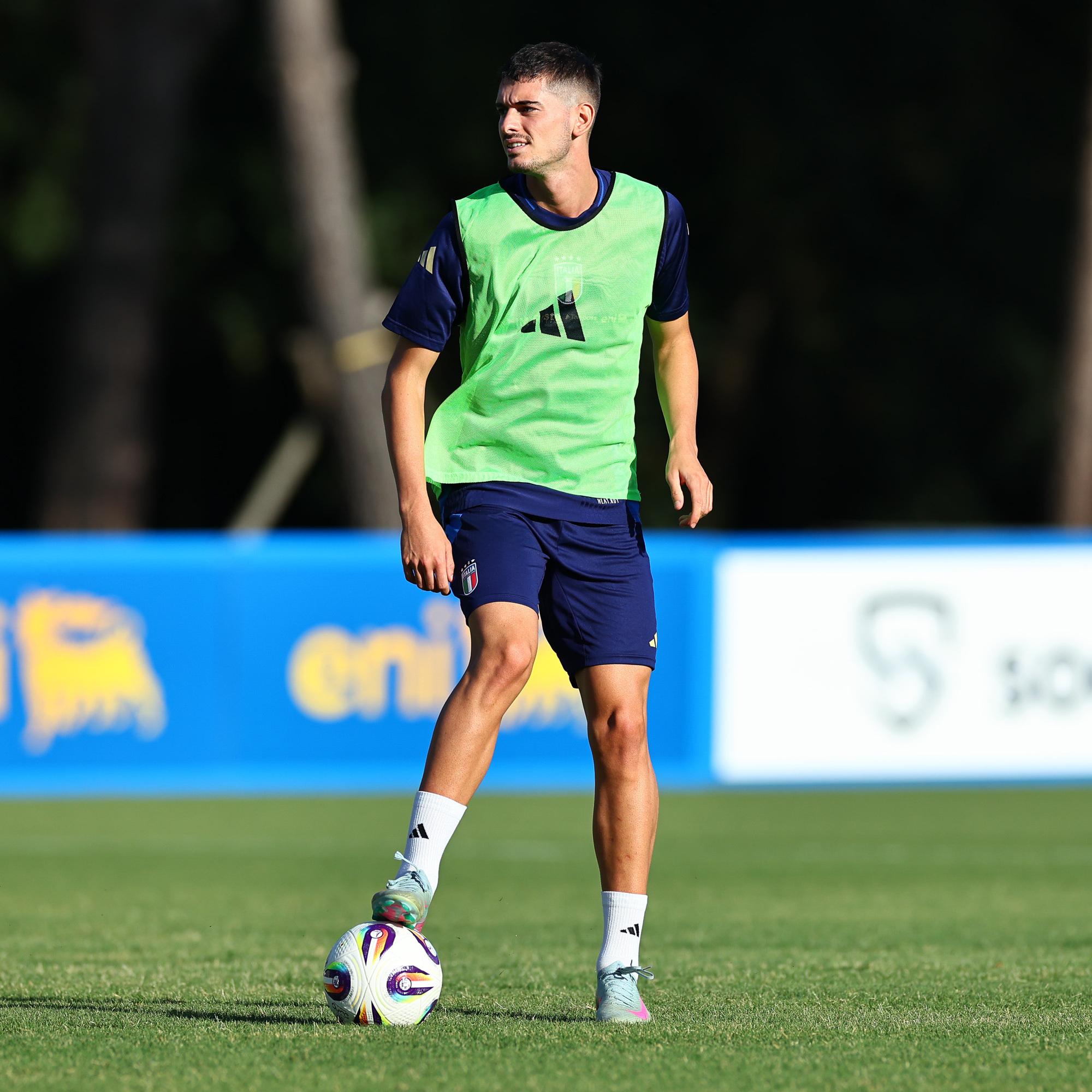 TIRRENIA, ITALY - SEPTEMBER 02: Luca Lipani of Italy U21 during Training Session at Centro di Preparazione Olimpica on September 02, 2025 in Tirrenia, Italy. (Photo by Luca Bizzarri - FIGC/FIGC via Getty Images)